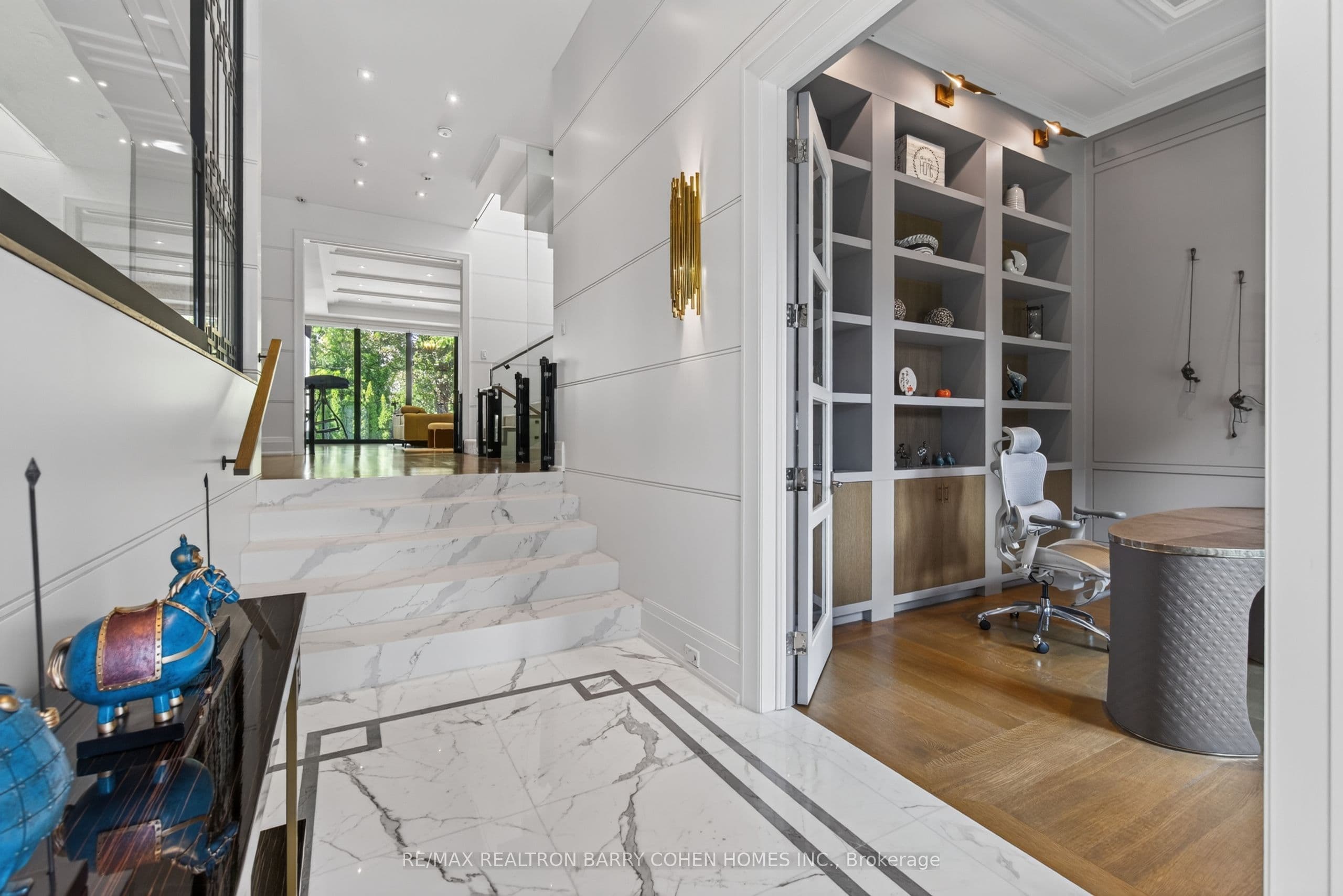 154 Yonge Boulevard, Toronto, ON M5M 3H4