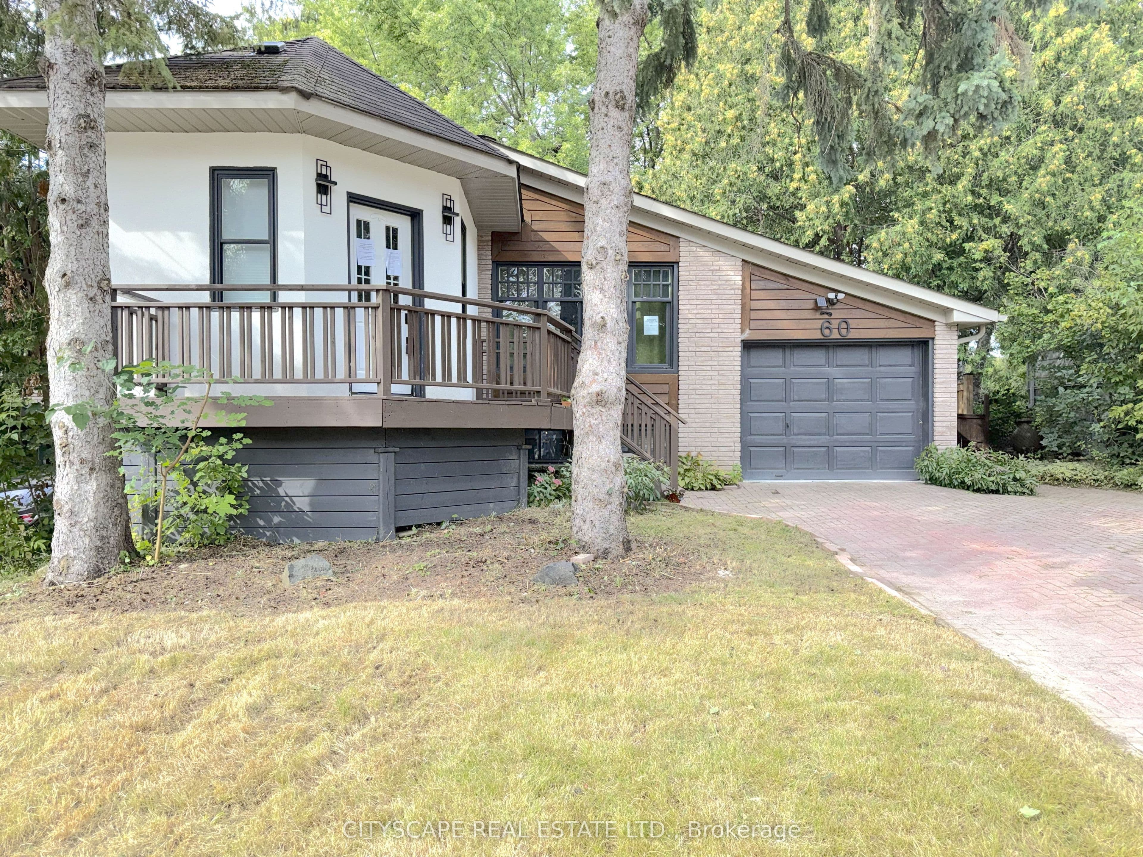 60 Hillview Drive, Newmarket, ON L3Y 4H9