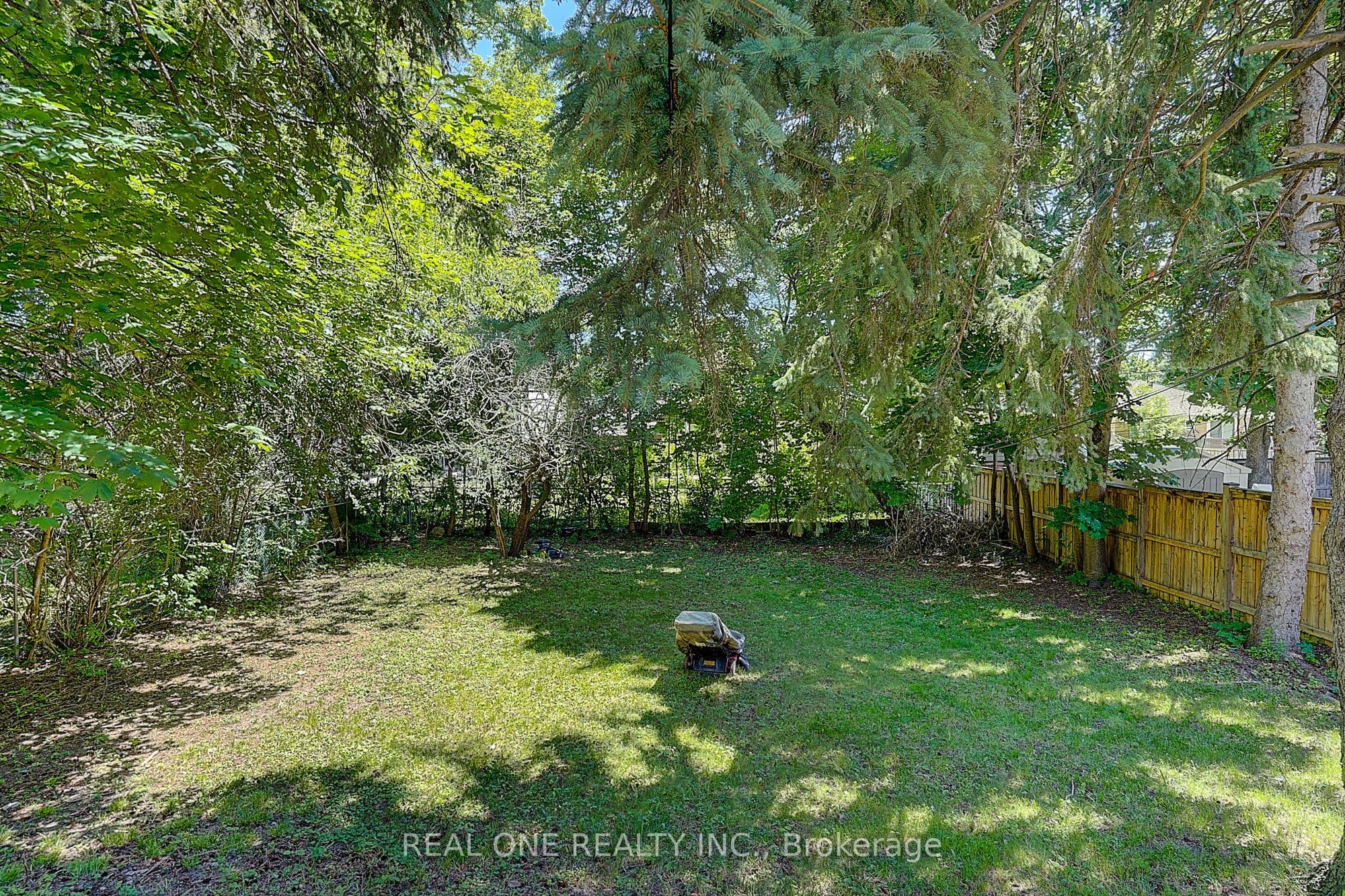 37 Lauralynn Crescent, Toronto, ON M1S 2H3