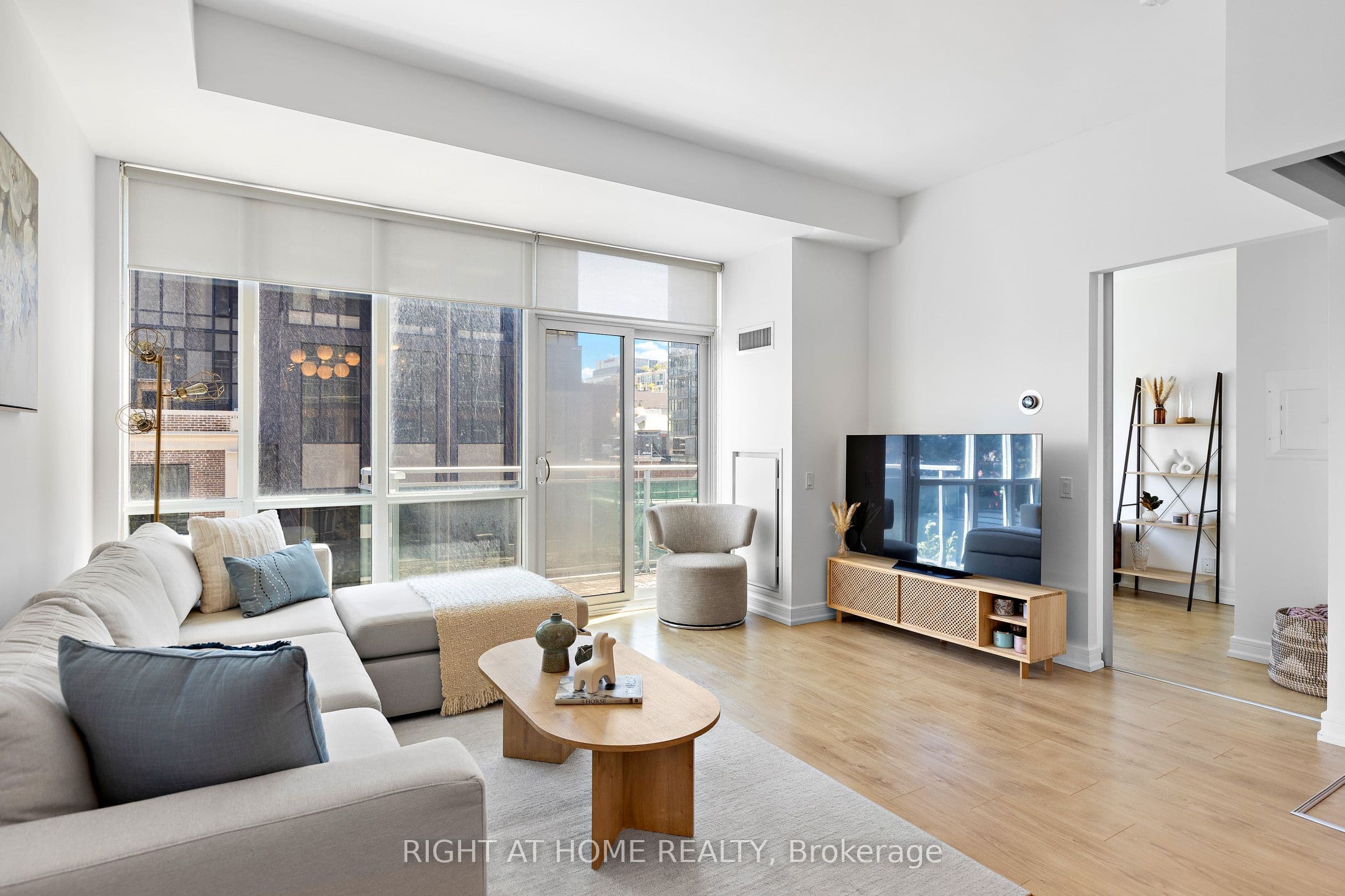 116 George Street N505, Toronto, ON M5A 3S2