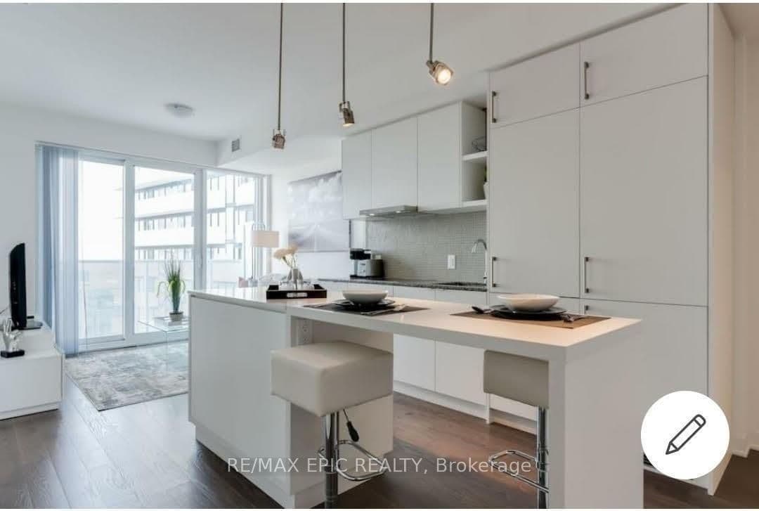 100 Harbour Street 5705, Toronto, ON M5J 0B5