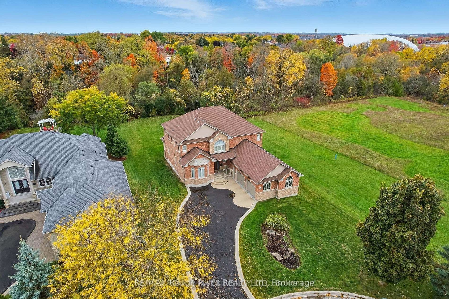 30 Hanover Court, Whitby, ON L1N 7J2