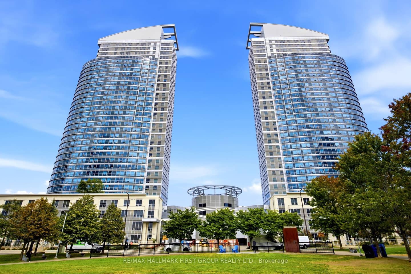 36 Lee Centre Drive 1002, Toronto, ON M1H 3K2