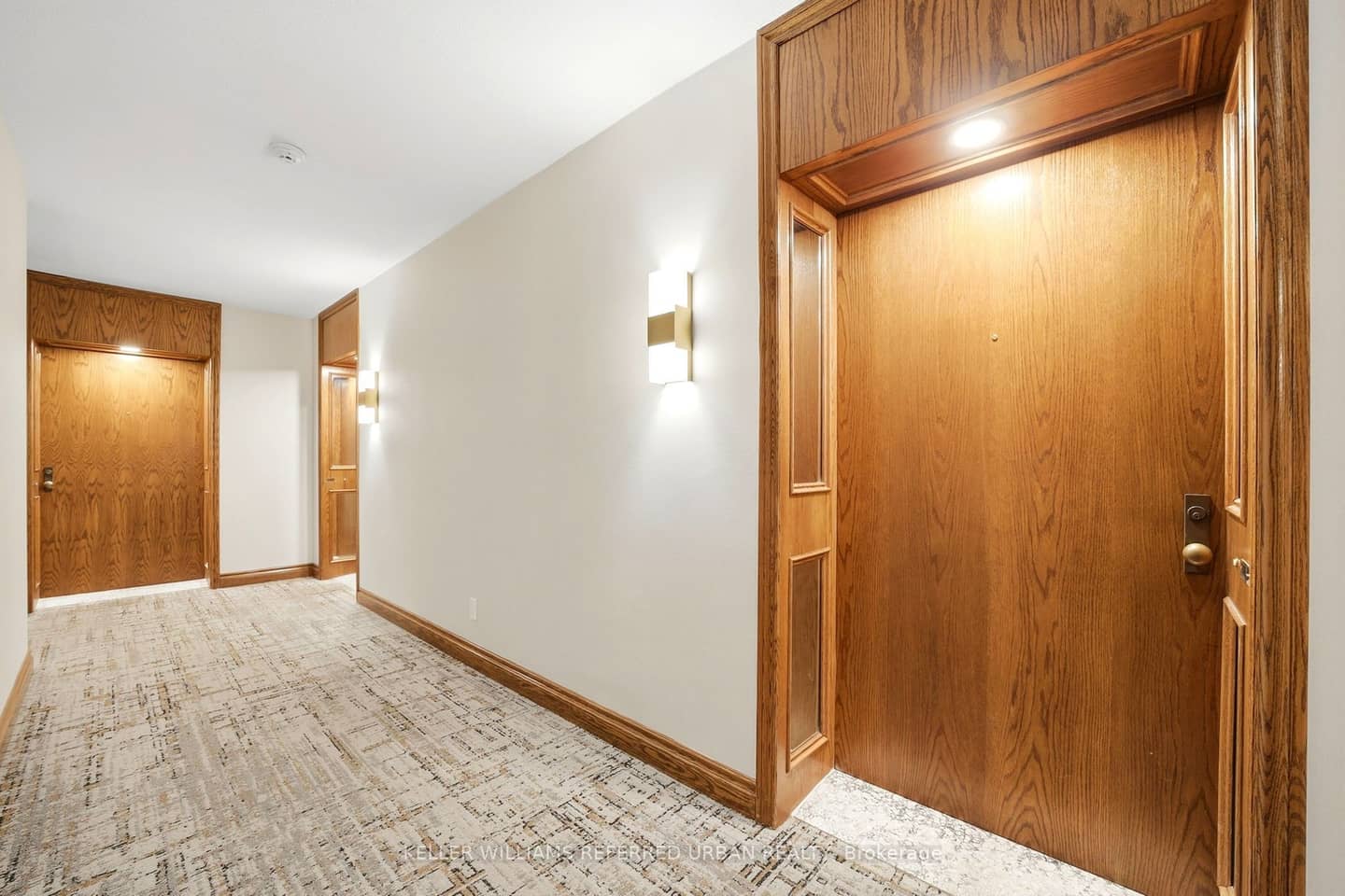 1901 Pilgrims Way 306, Oakville, ON L6M 2W9