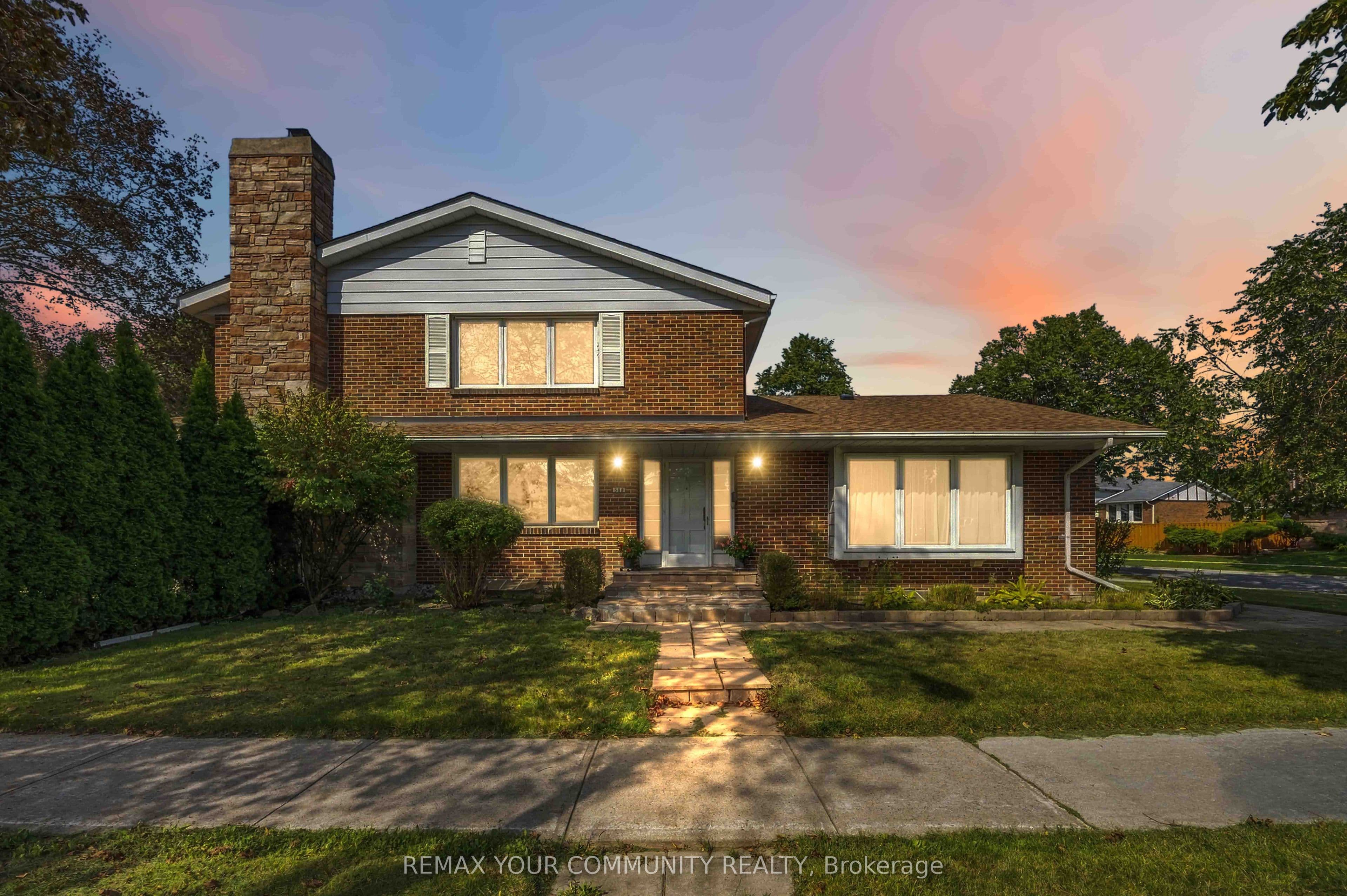 588 Huntingwood Drive, Toronto, ON M1W 1G8
