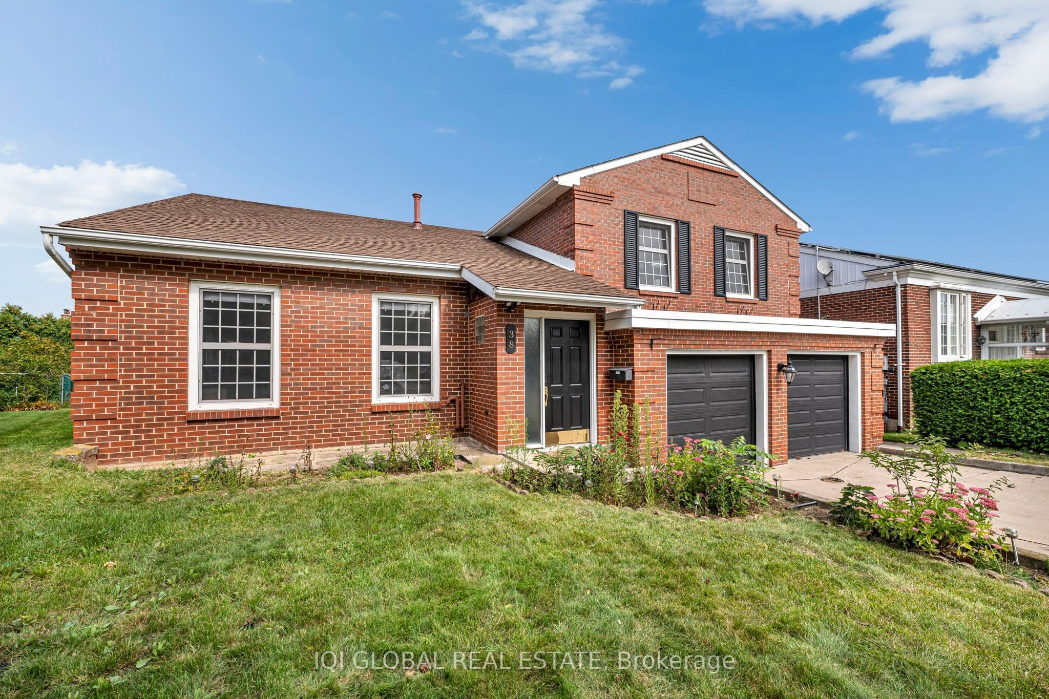 38 Leclaire Street, Hamilton, ON L9C 5X3