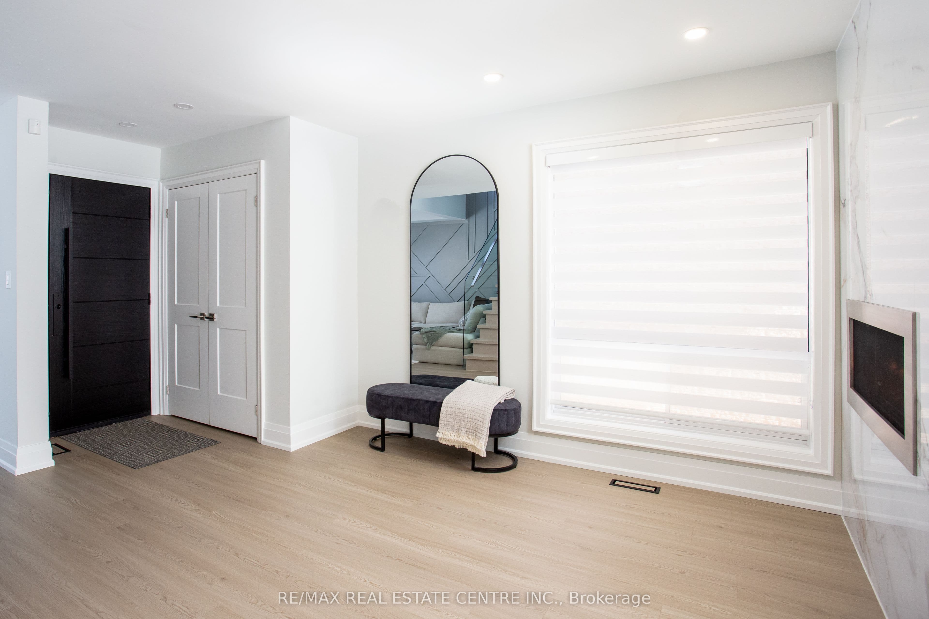 5940 Blue Spruce Avenue, Burlington, ON L7L 6T2