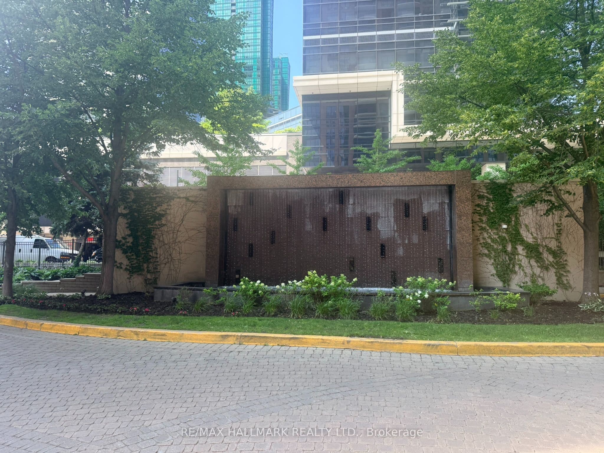 23 Sheppard Avenue E 2011, Toronto, ON M2N 0C8