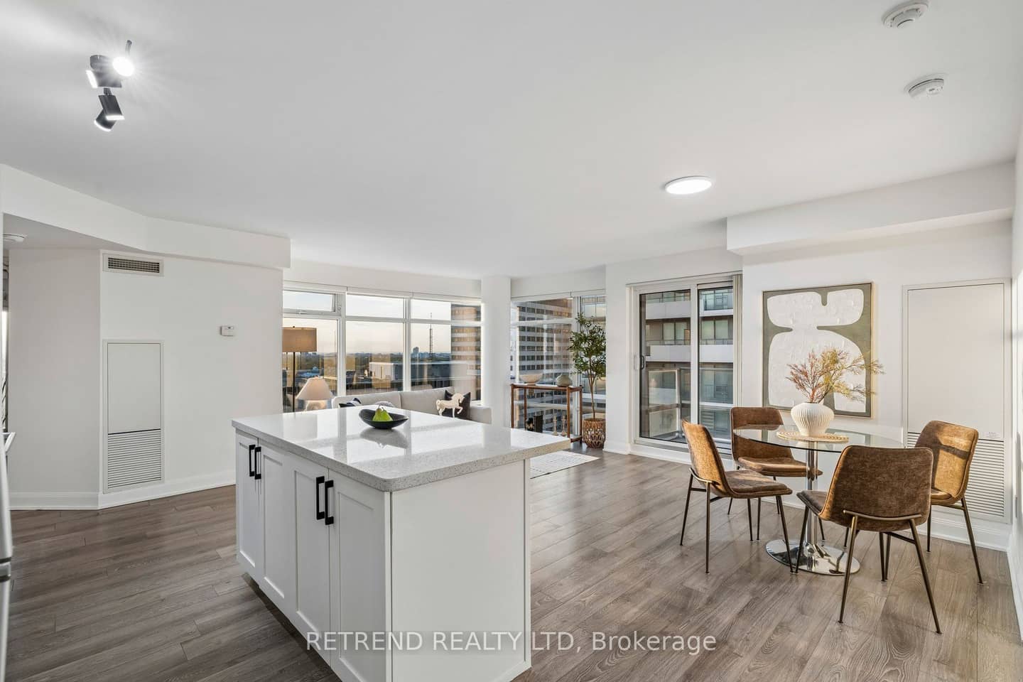 2191 Yonge Street 2808, Toronto, ON M4S 3H8