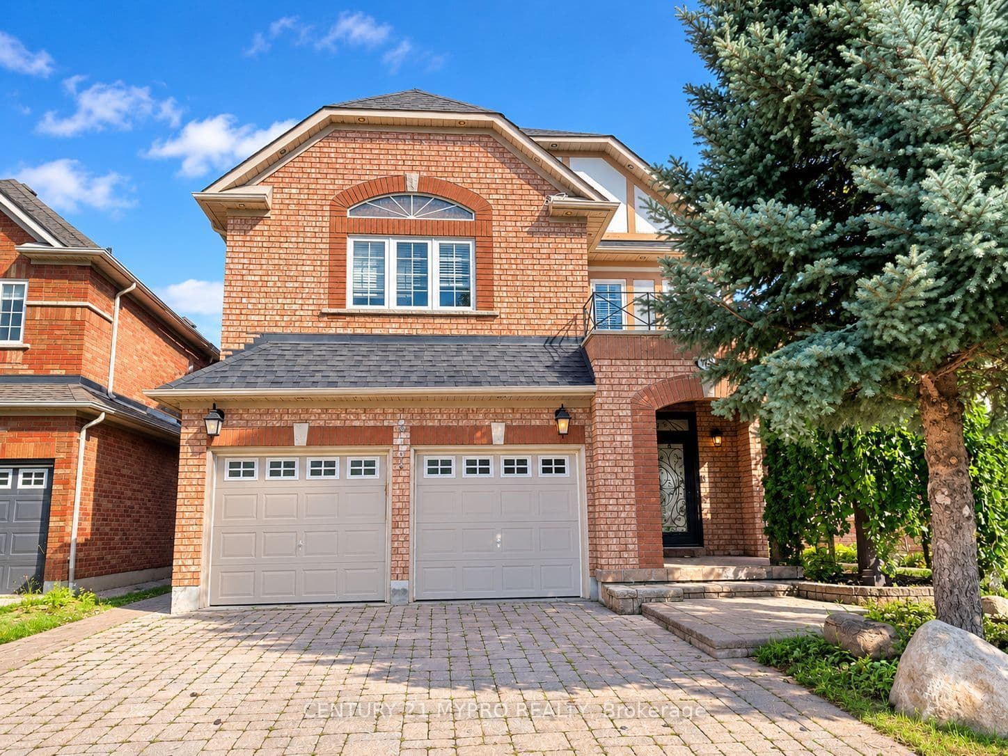 178 Stonemanor Avenue, Whitby, ON L1R 2Z1
