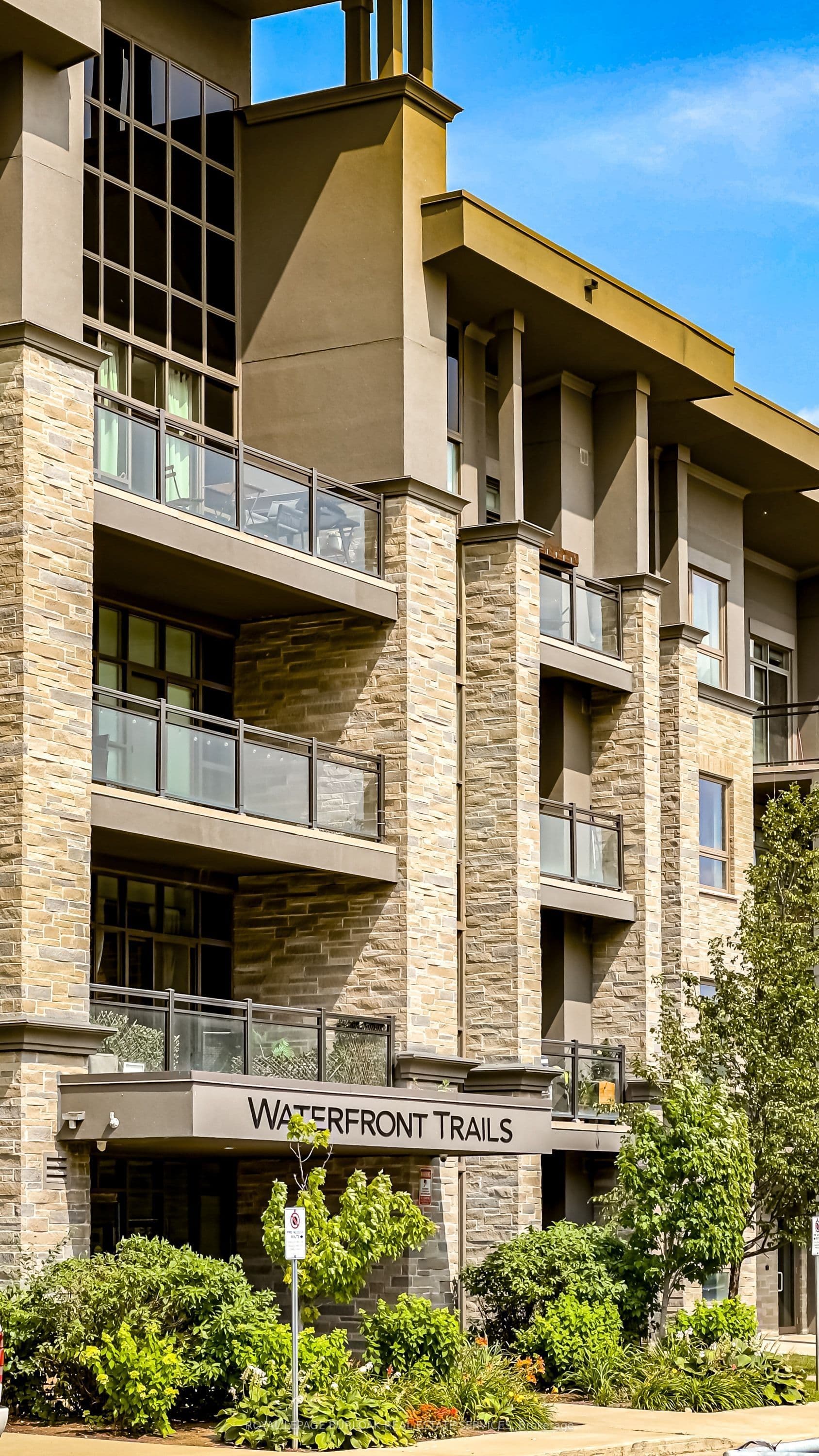 35 Southshore Crescent 221, Hamilton, ON L8E 0J2