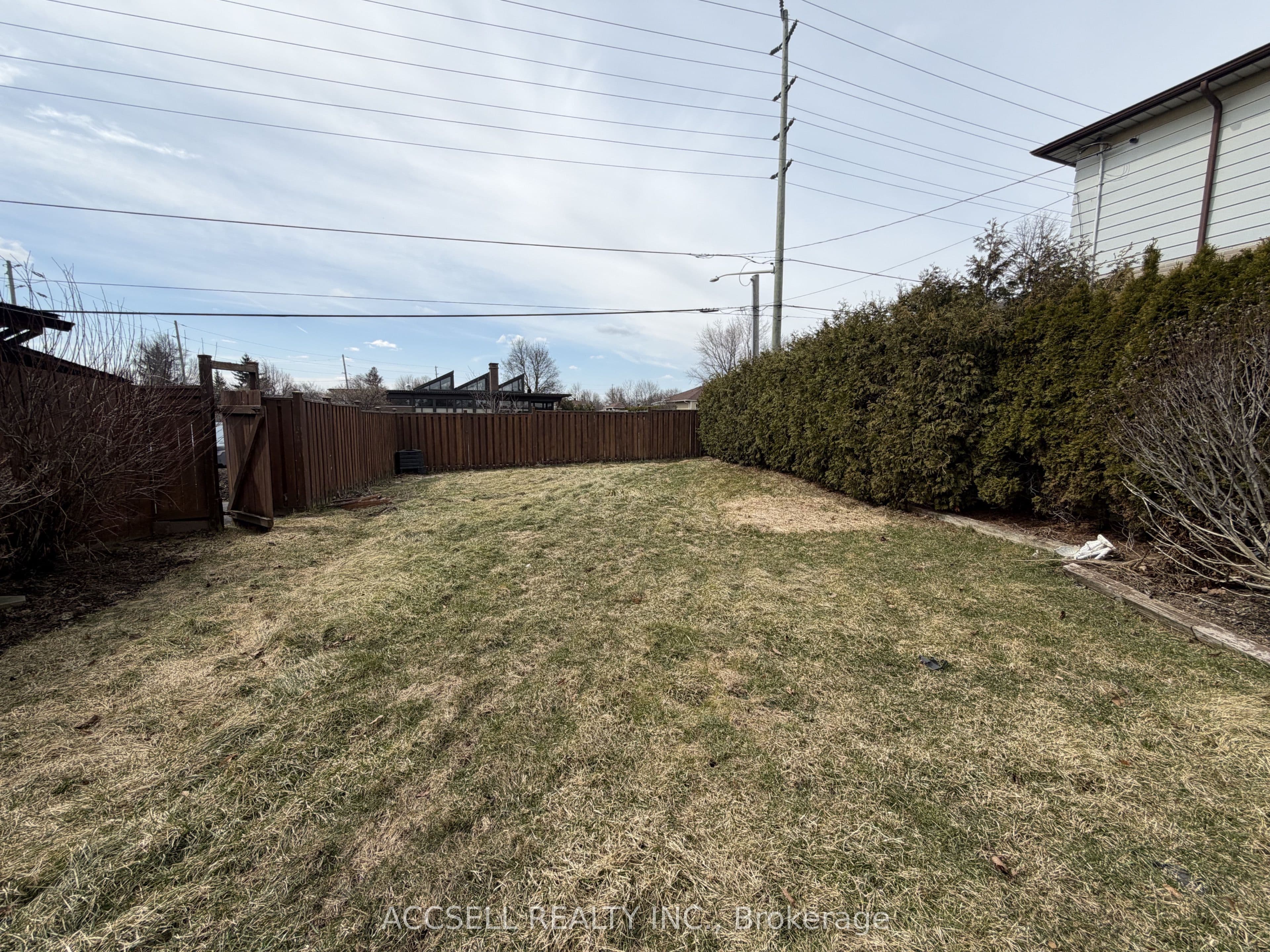 135 Mountainview Road S, Halton Hills, ON L7G 4K2