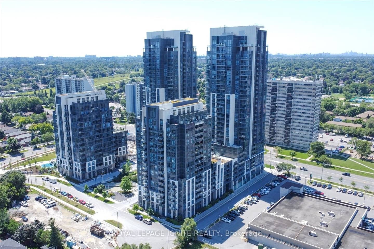 30 Meadowglen Place 1110, Toronto, ON M1G 0A6