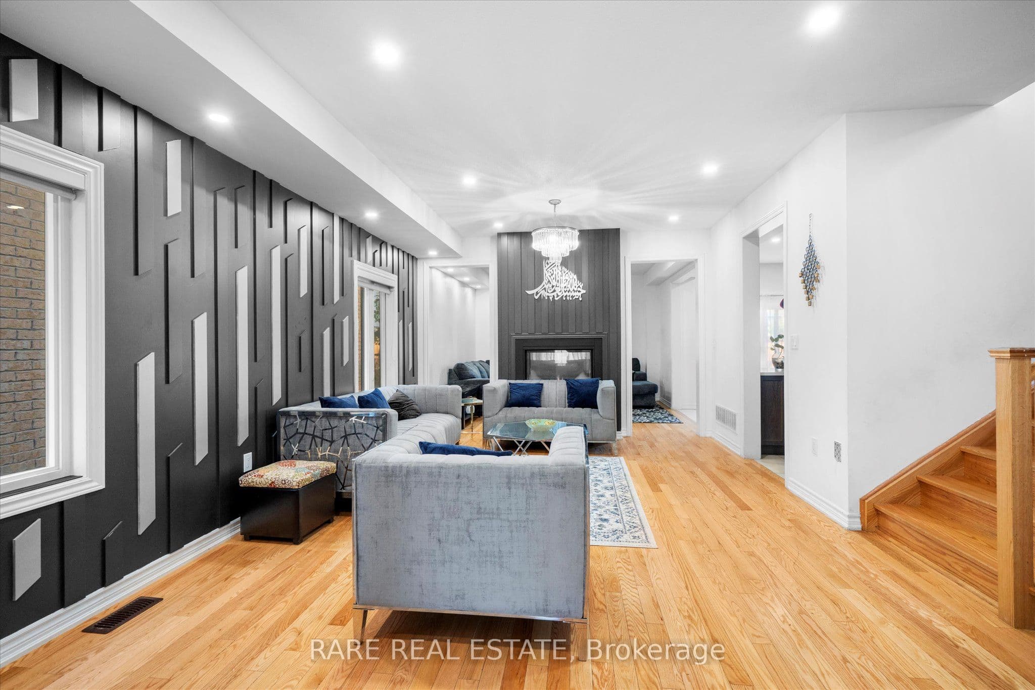 267 Fleetwood Drive, Oshawa, ON L1K 3E8