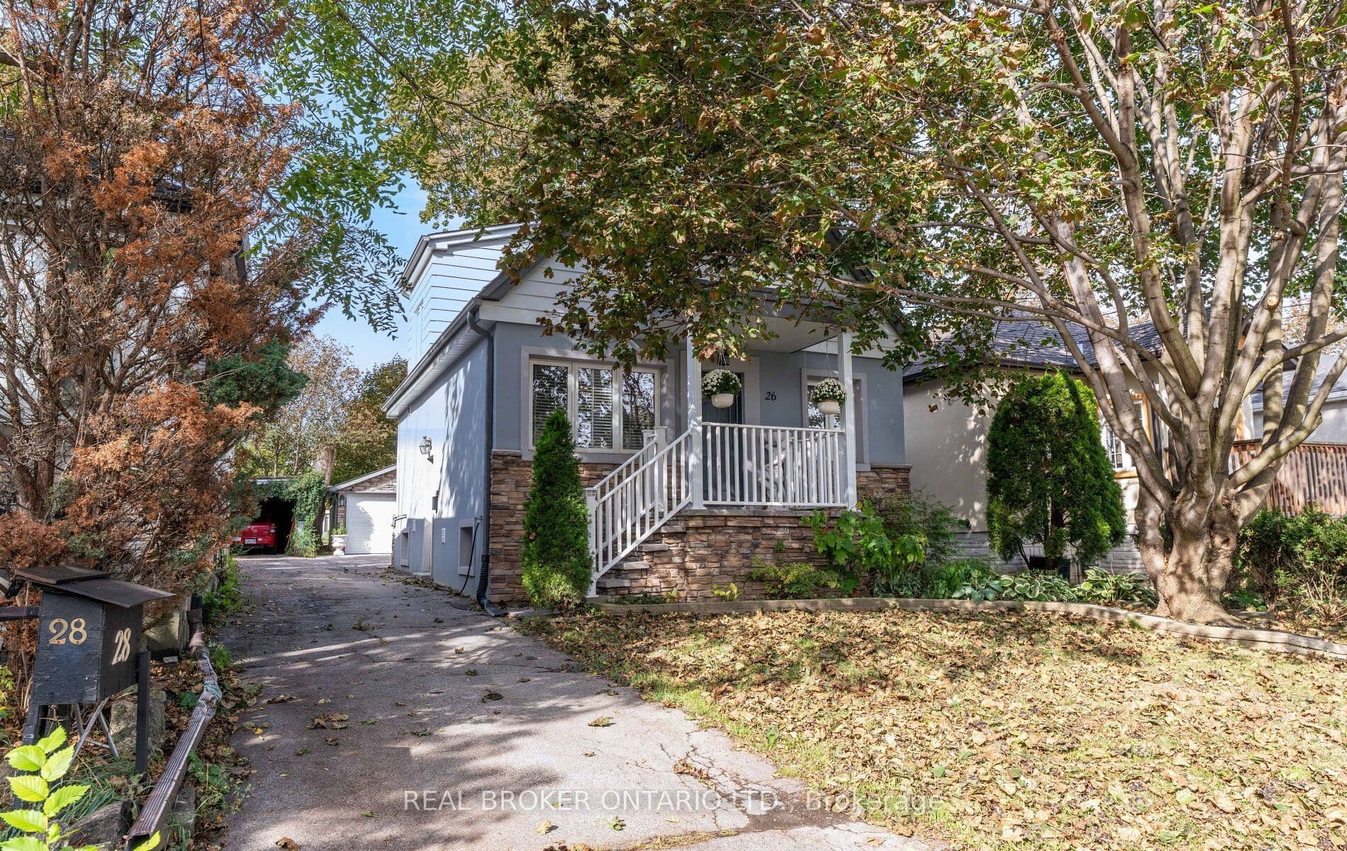 26 Roxaline Street, Toronto, ON M9P 2Y9