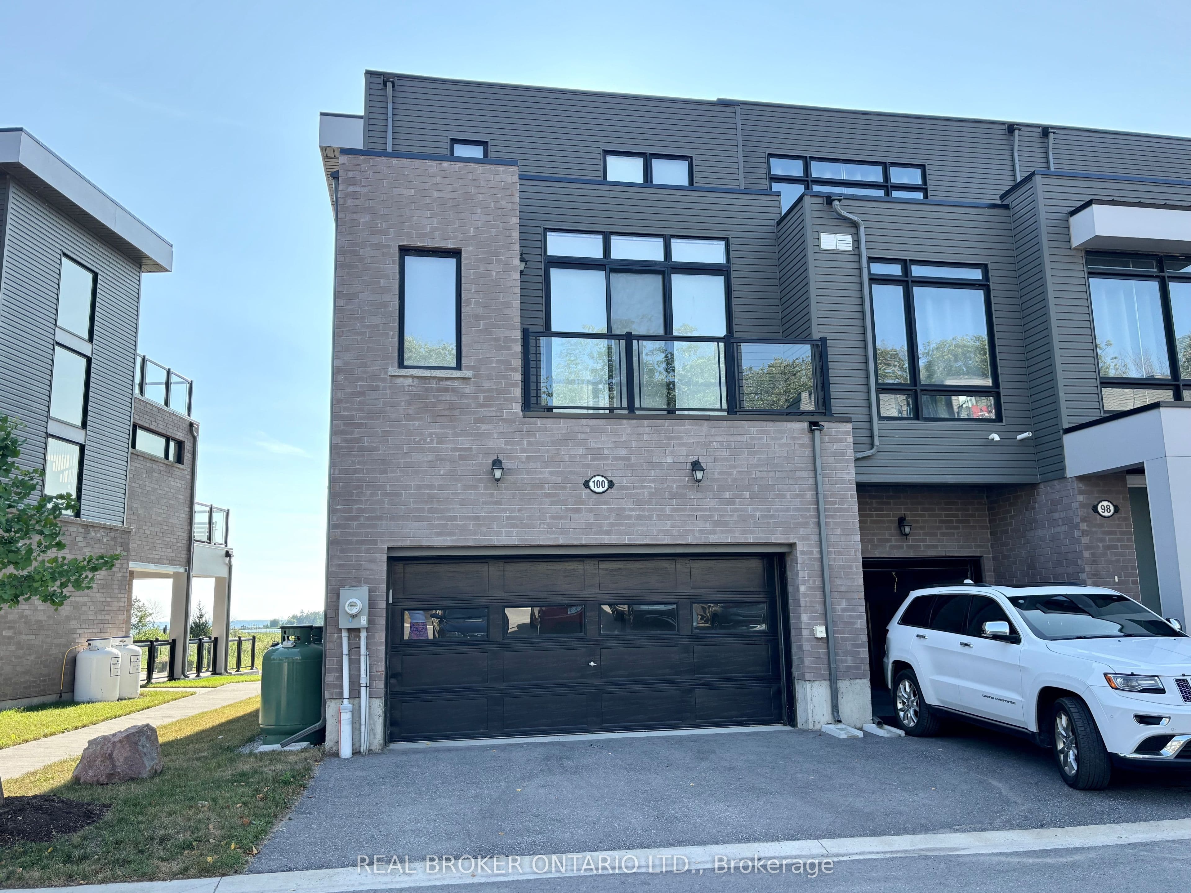 100 Marina Village Drive, Georgian Bay, ON L0K 1S0