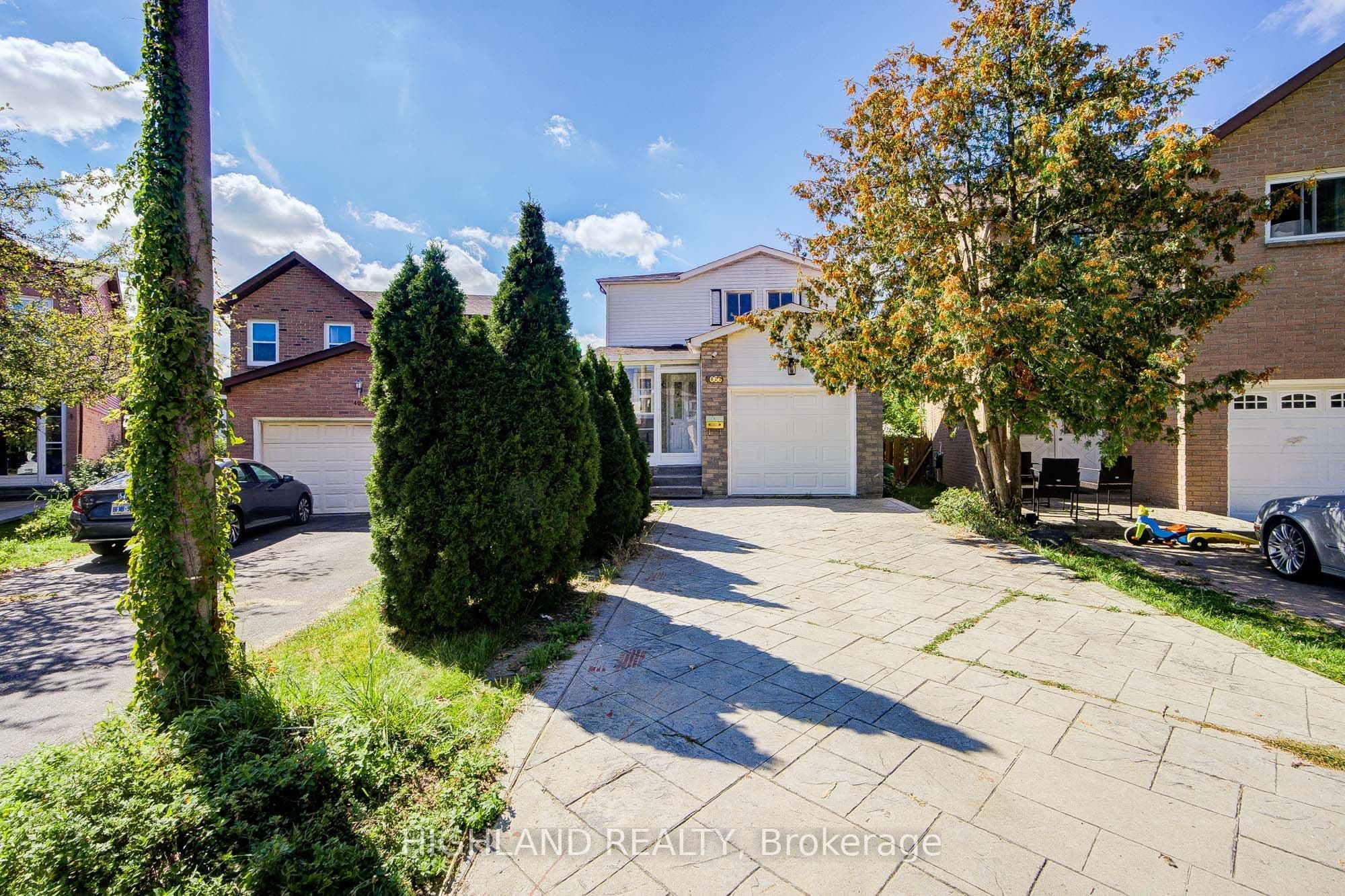 4066 Wycliffe Way, Mississauga, ON L5C 3S1