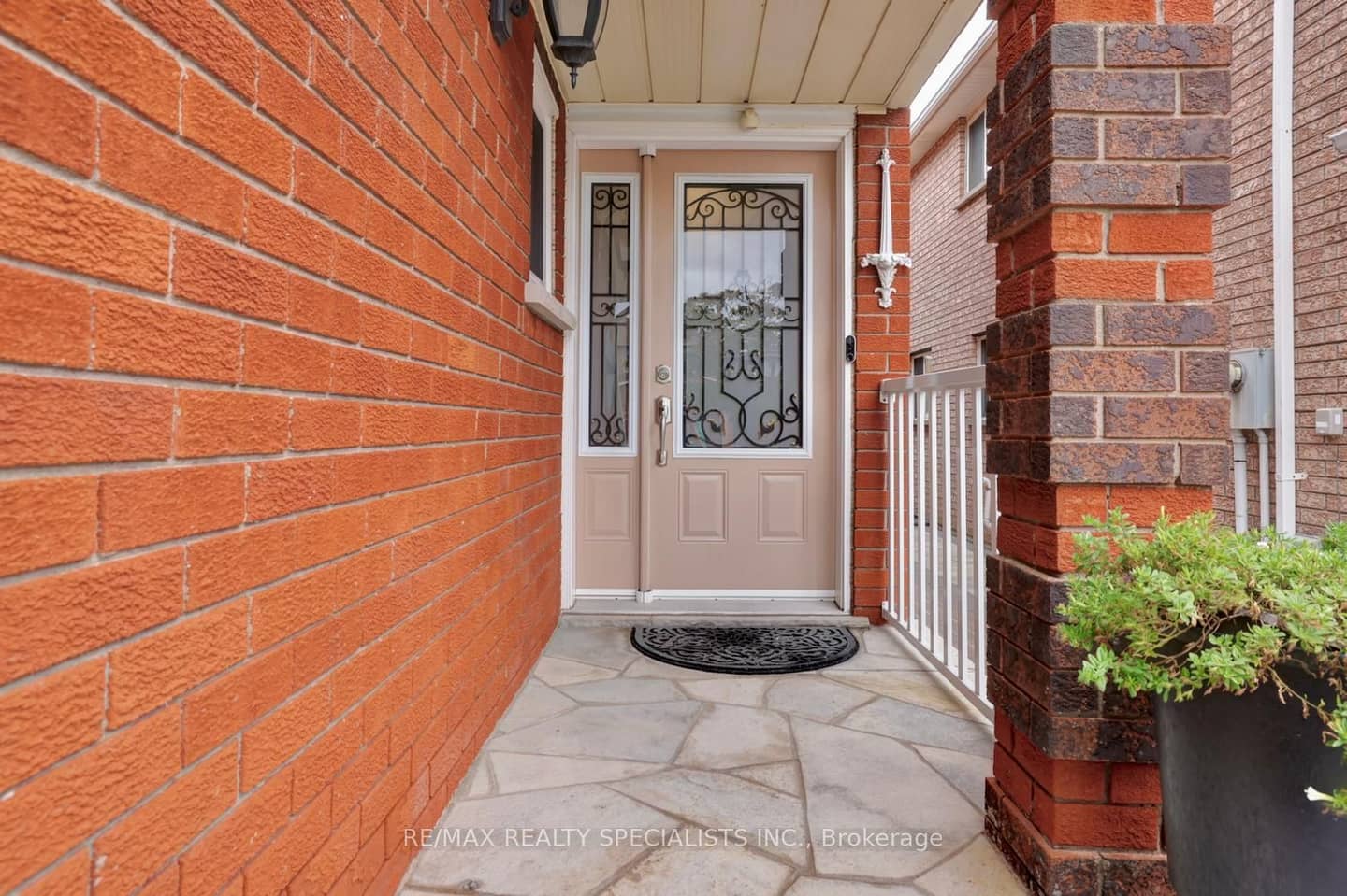 4464 Weeping Willow Drive, Mississauga, ON L5V 1K3