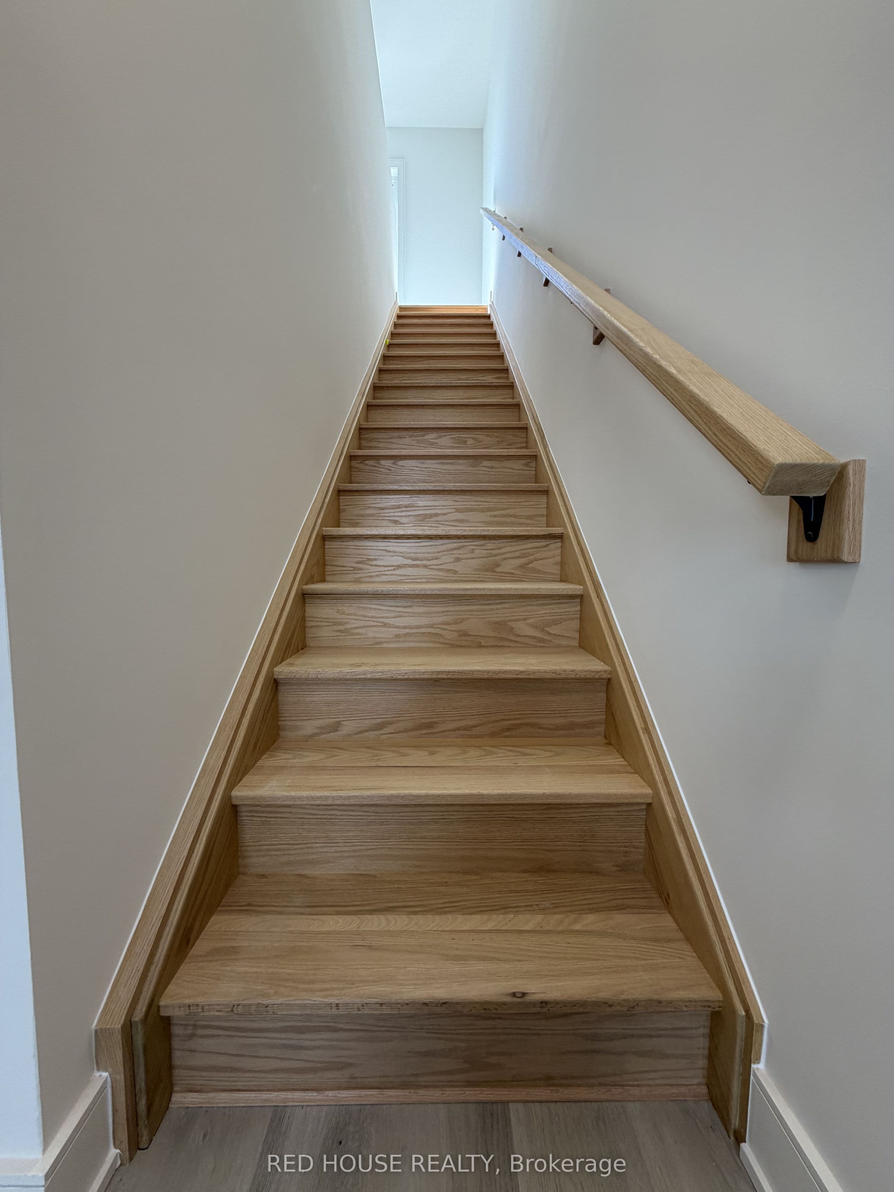 208 Ellis Avenue, St. Catharines, ON L2P 0H2
