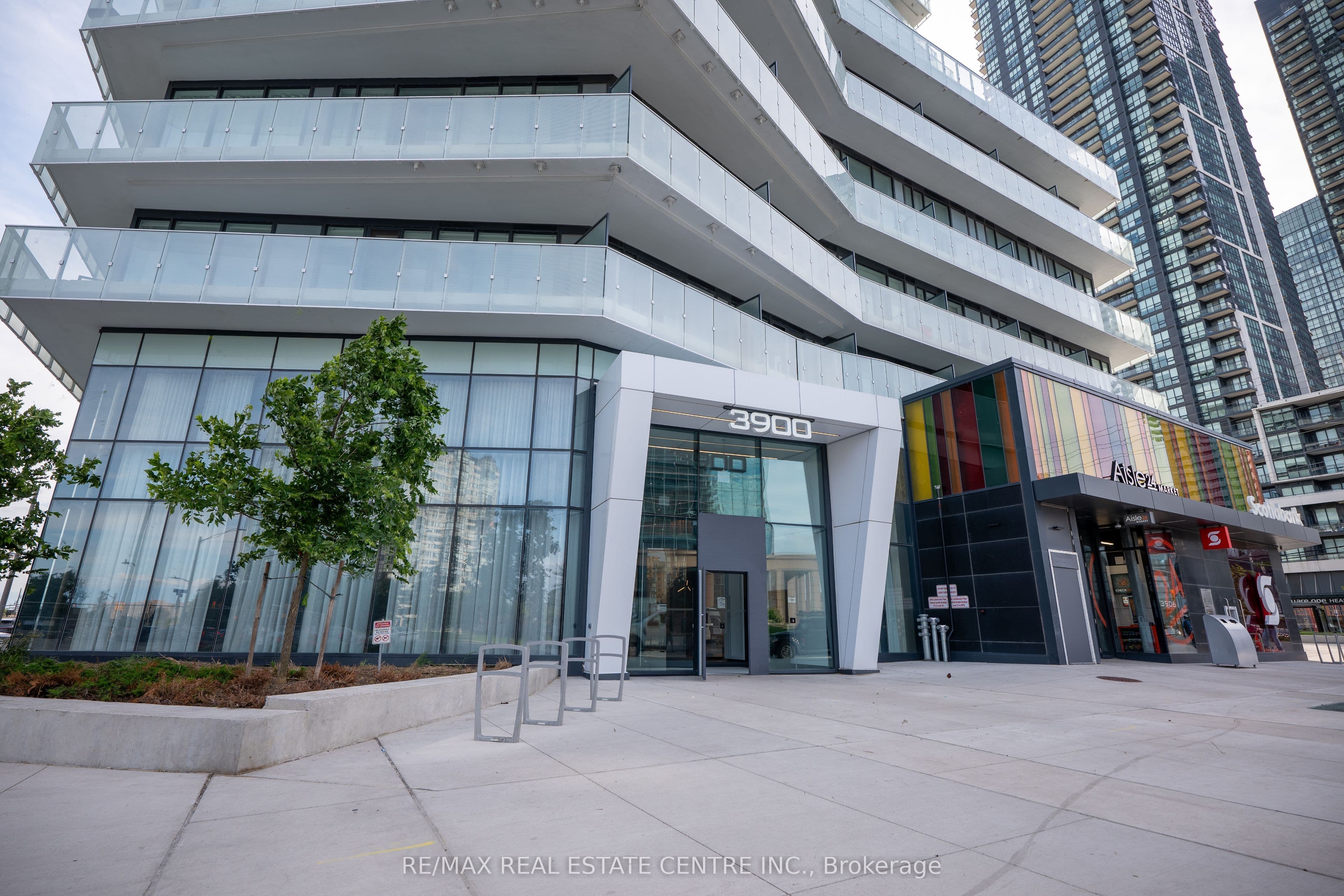 3900 Confederation Parkway 5707, Mississauga, ON L5B 0M3