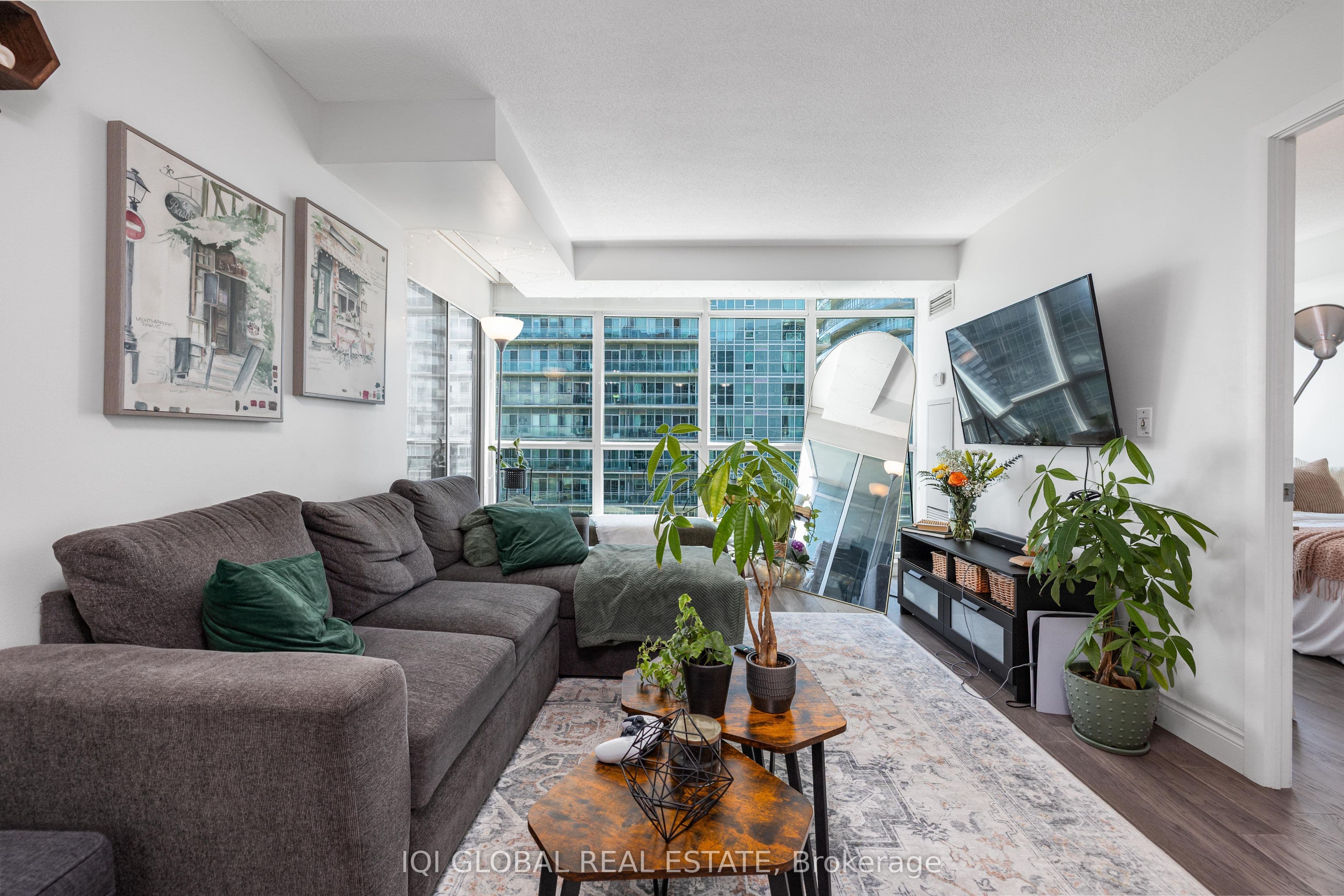 185 Legion Road 1808, Toronto, ON M8Y 0A1