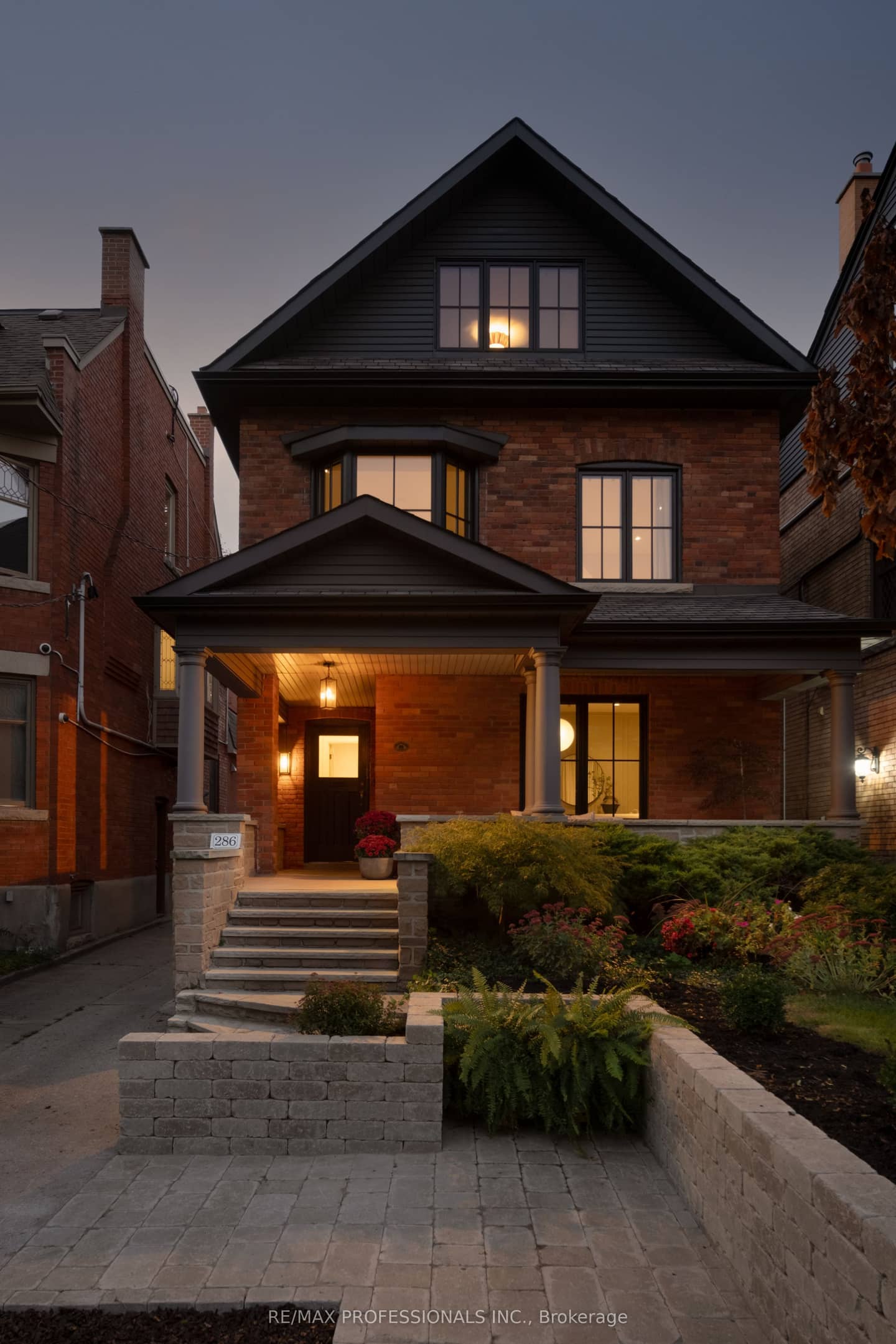 286 Wright Avenue, Toronto, ON M6R 1L9
