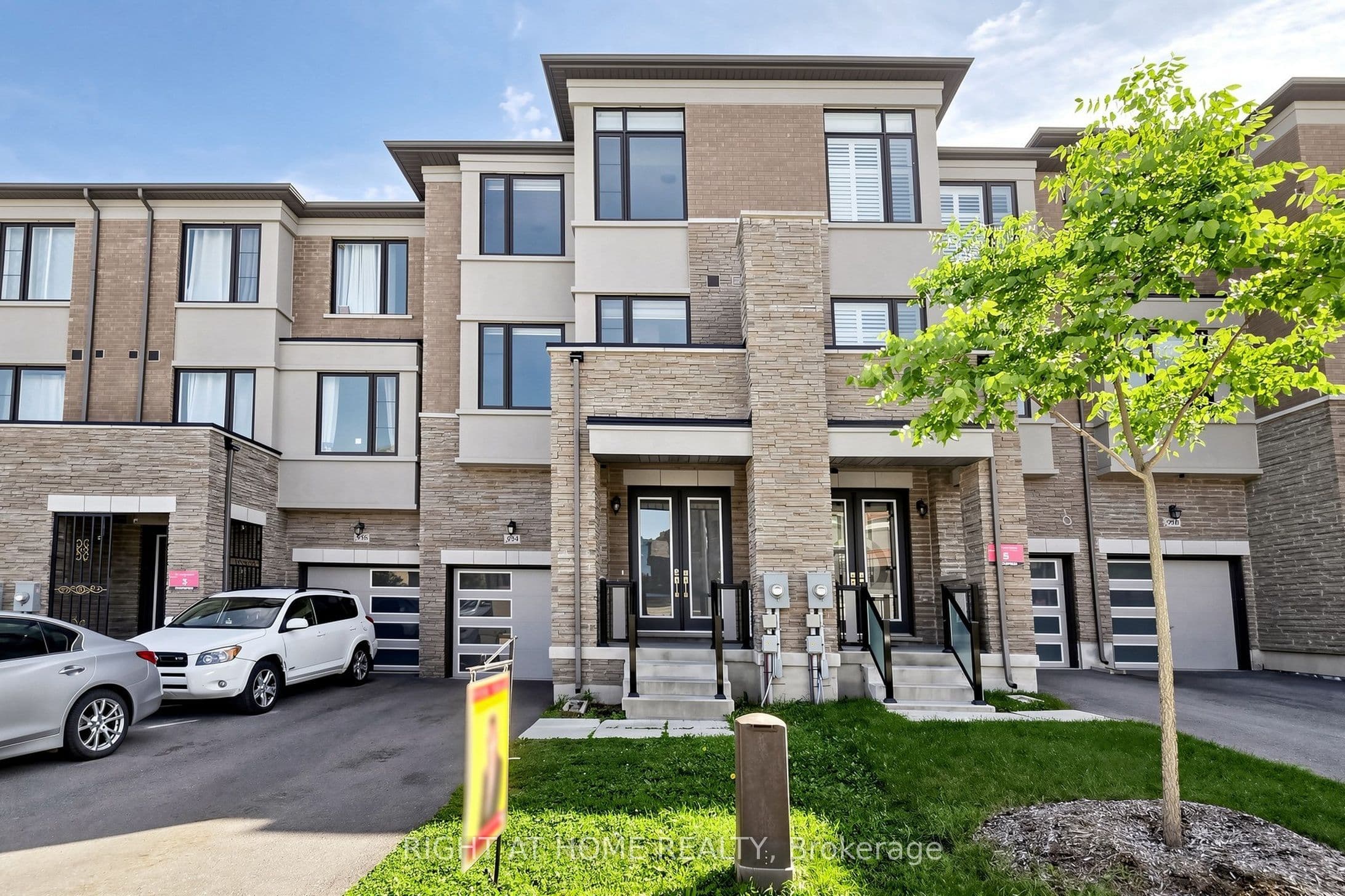 954 Isaac Phillips Way, Newmarket, ON L3X 2Y8