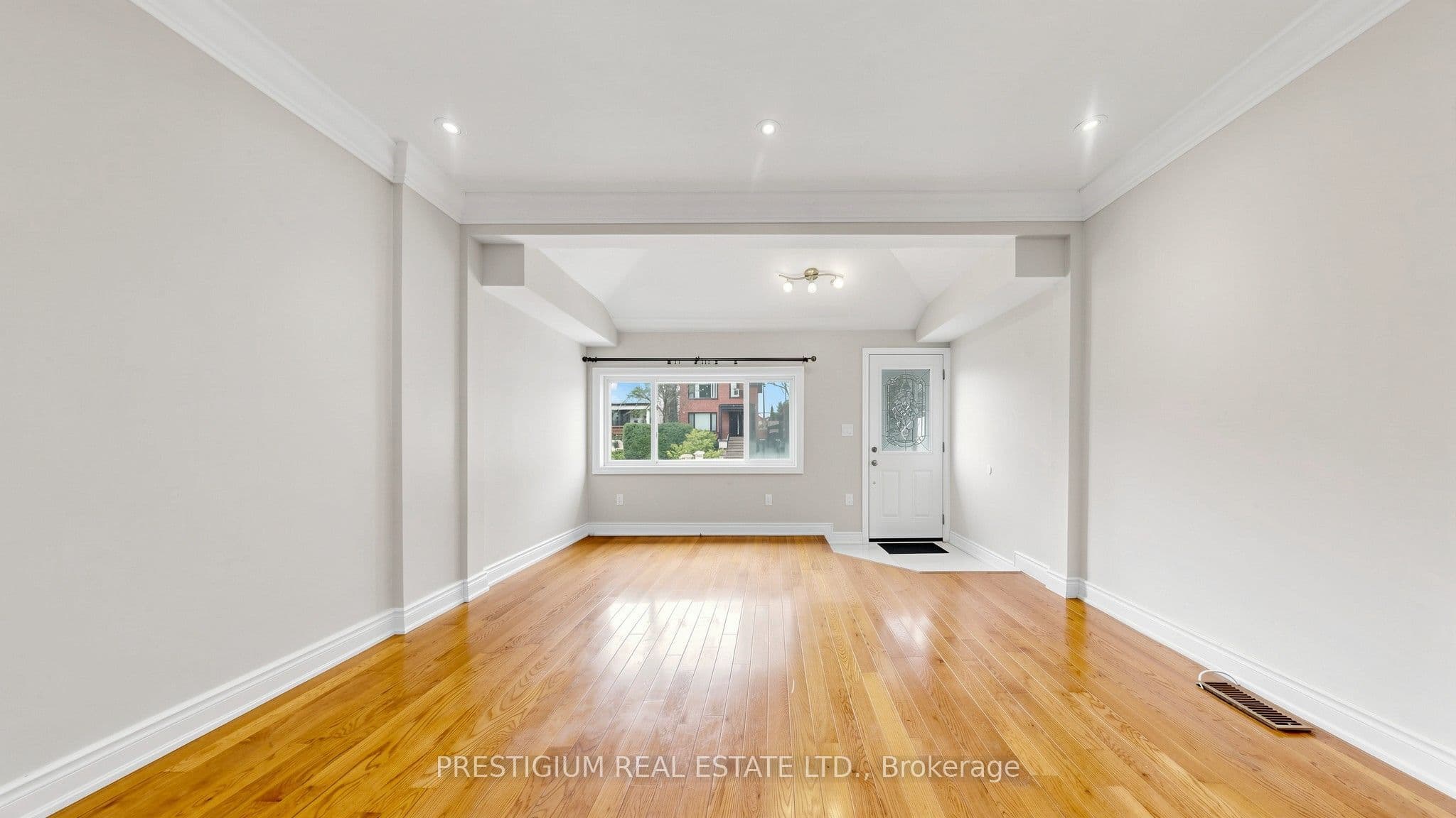 65 Eldon Avenue, Toronto, ON M4C 5G2