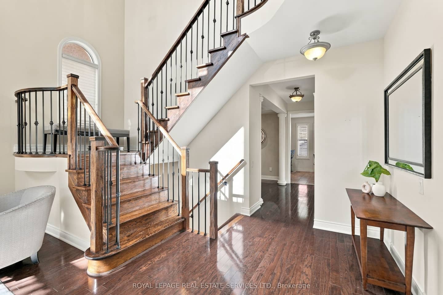 227 Alison Crescent, Oakville, ON L6L 0C7