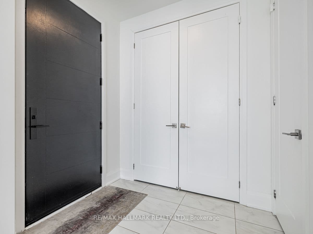 17 Greenbriar Road 1, Toronto, ON M2K 0G7