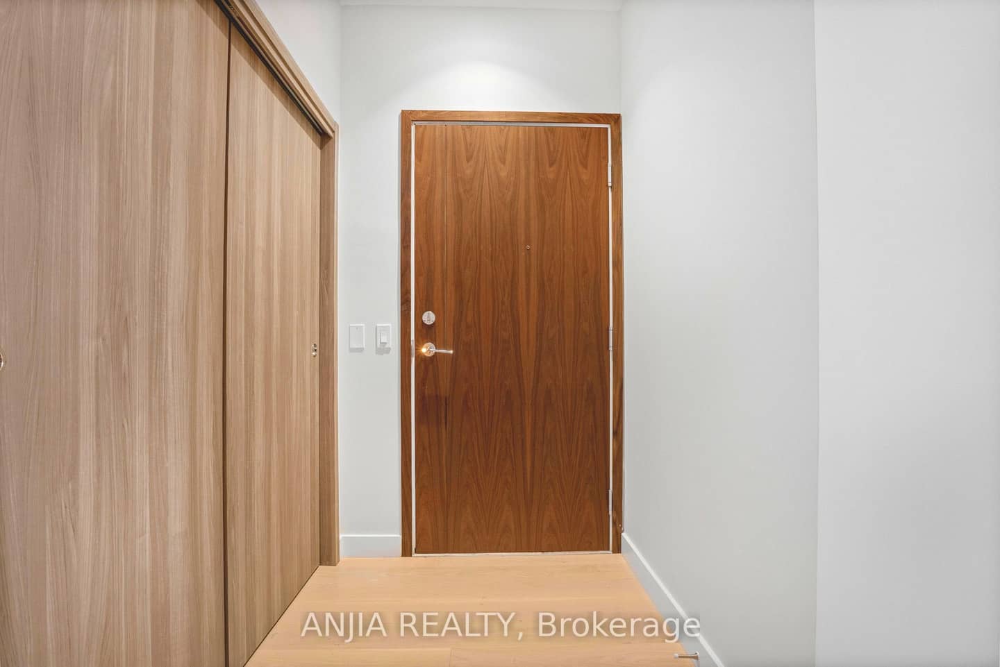85 McMahon Drive TH607, Toronto, ON M2K 0H2