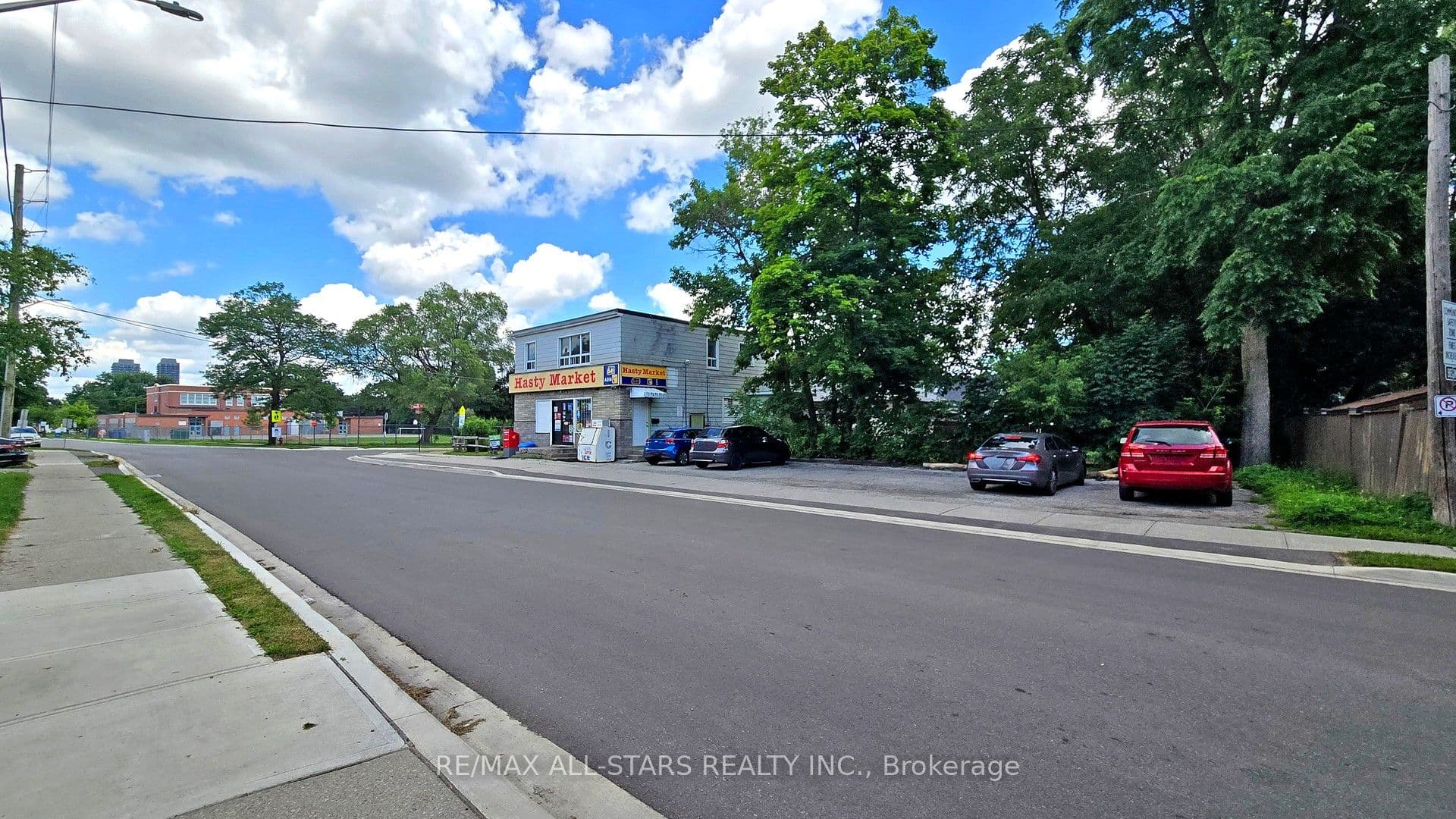 88 Elliott Street, Brampton, ON L6Y 1W3