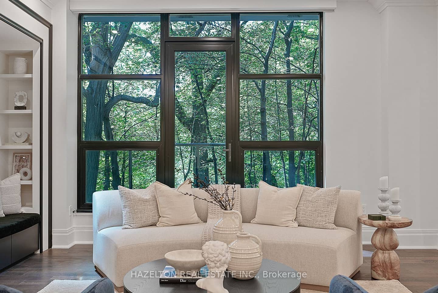 200 Russell Hill Road 303, Toronto, ON M4V 2T2