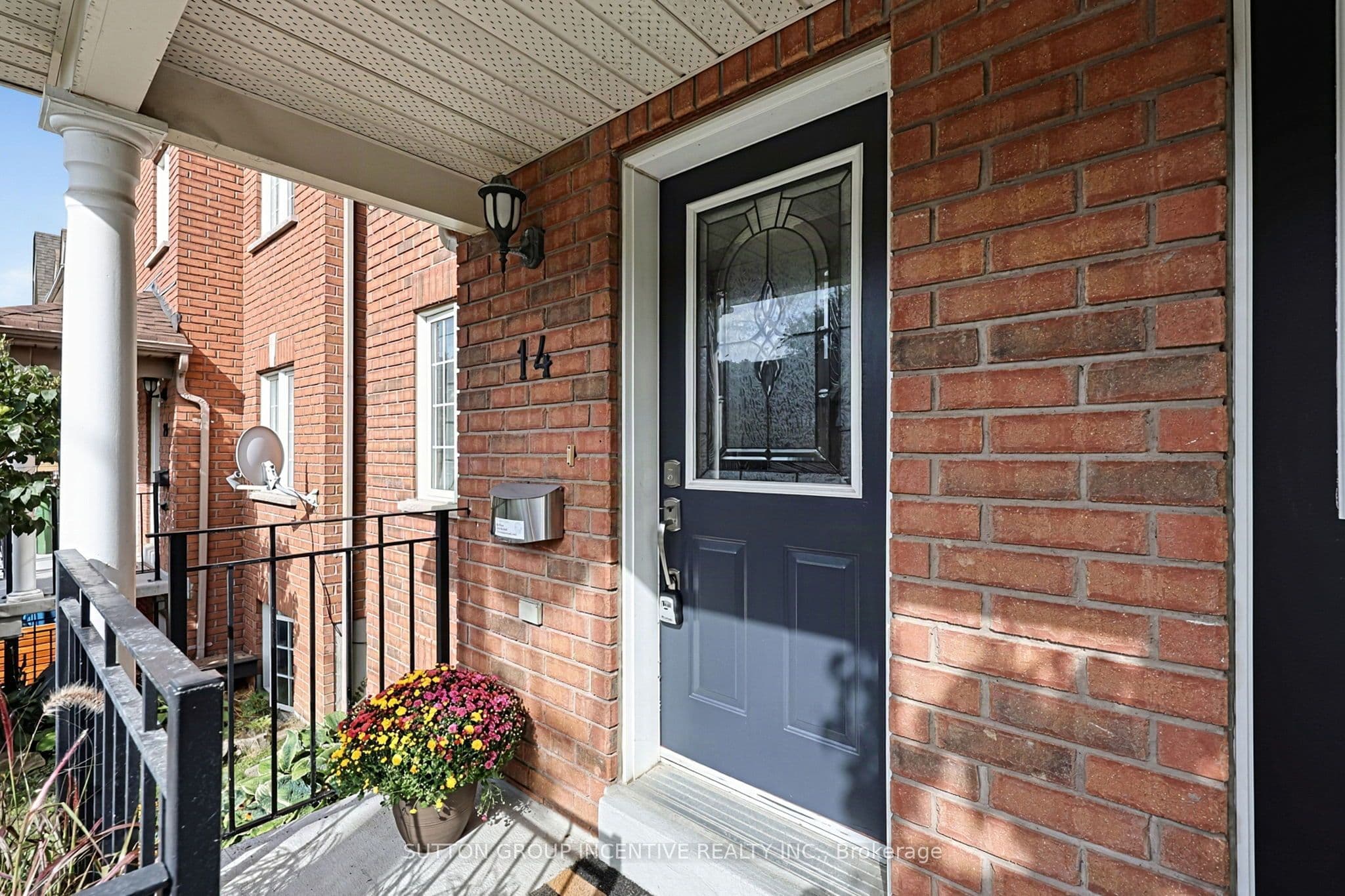 14 Connolly Street, Toronto, ON M6N 5G3