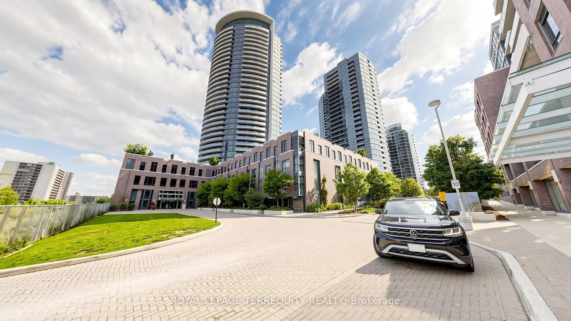 30 Gibbs Road 1410, Toronto, ON M9B 0E4