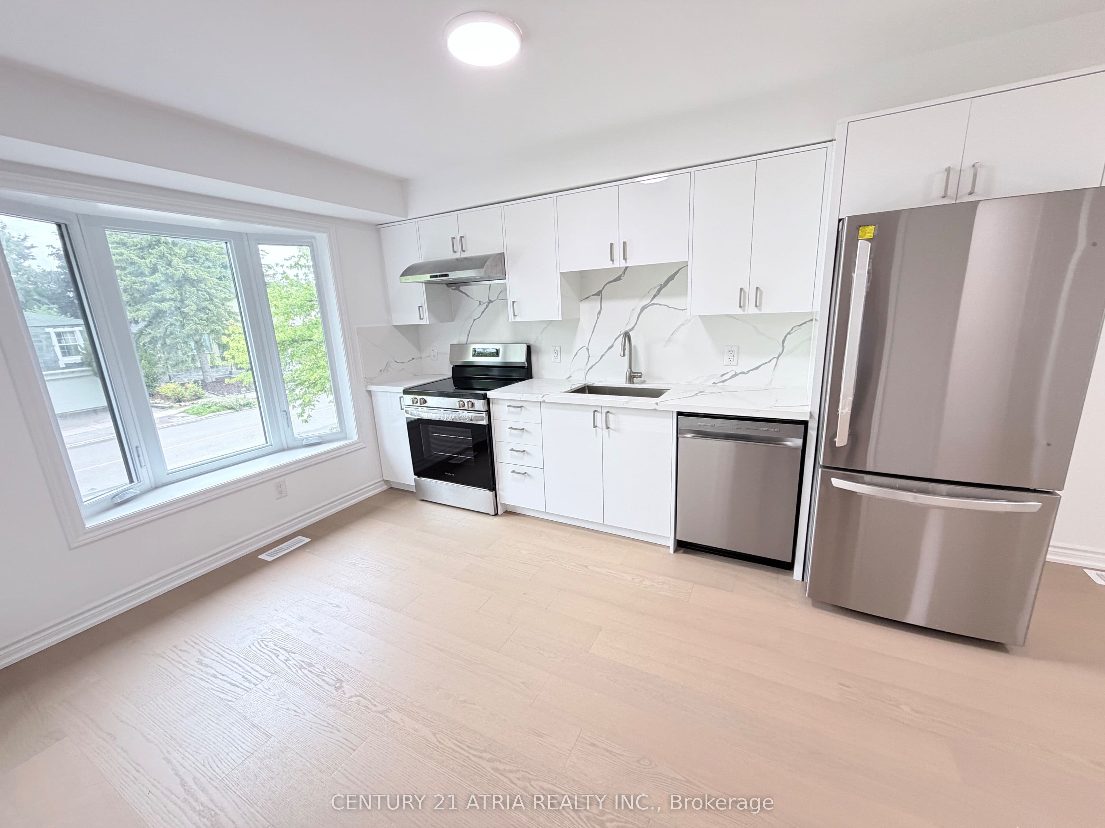 11 Plaisance Road 5, Richmond Hill, ON L4C 5H1