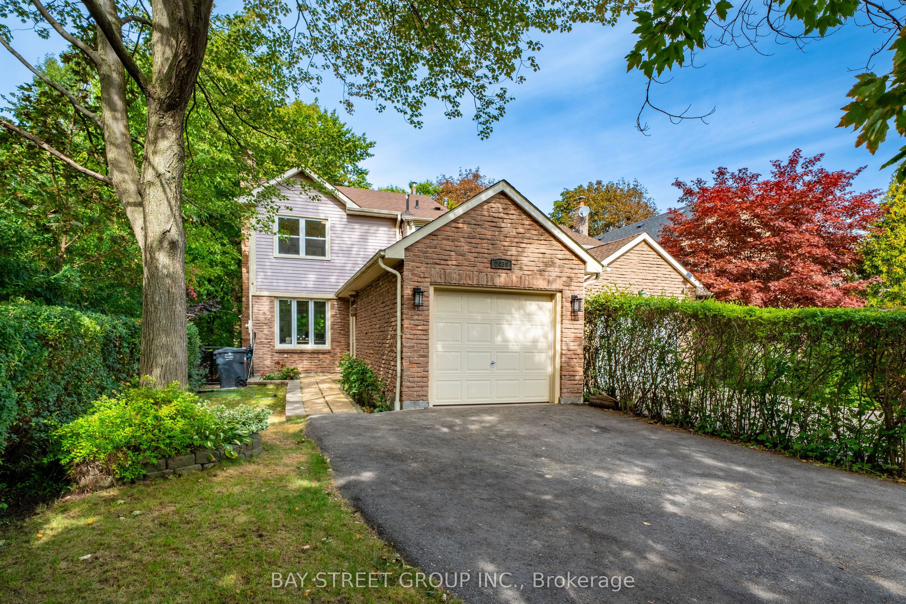 2439 Musket Court, Mississauga, ON L5L 3B7