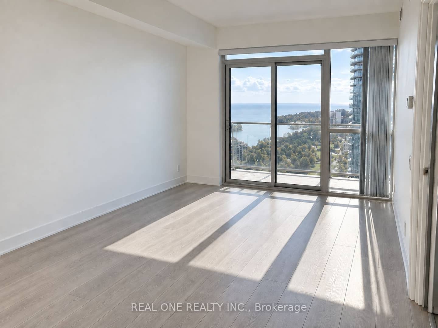 2200 Lakeshore Boulevard W 3203, Toronto, ON M8V 1A4