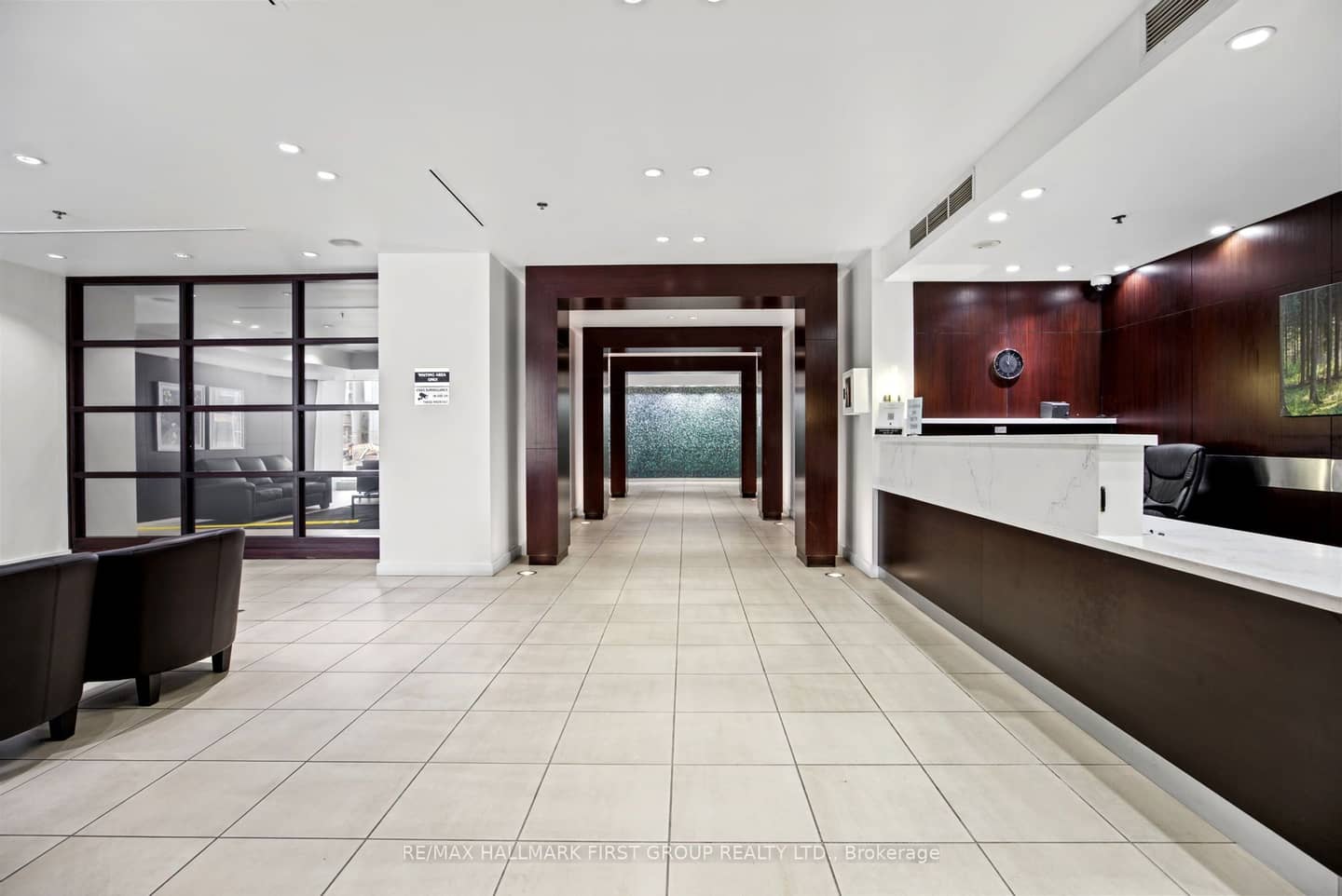 36 Lee Centre Drive 1002, Toronto, ON M1H 3K2