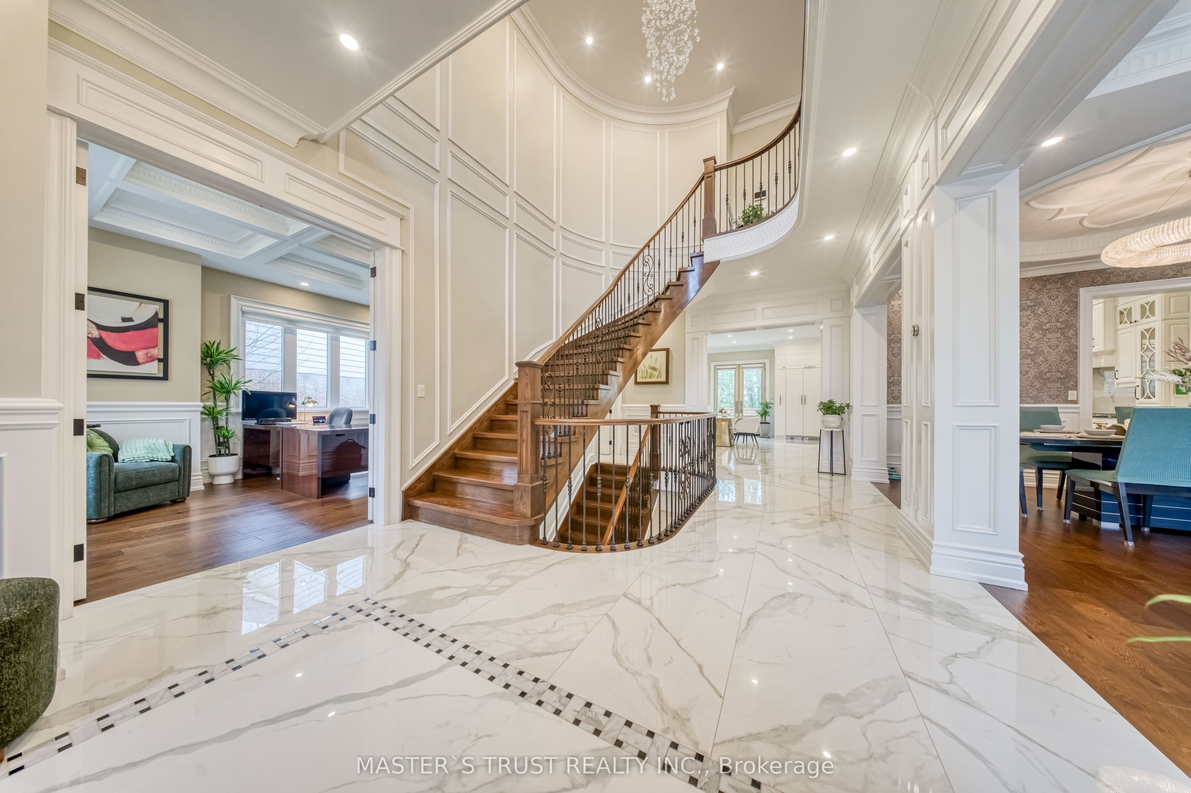 7 Trumpour Court, Markham, ON L3R 2L4