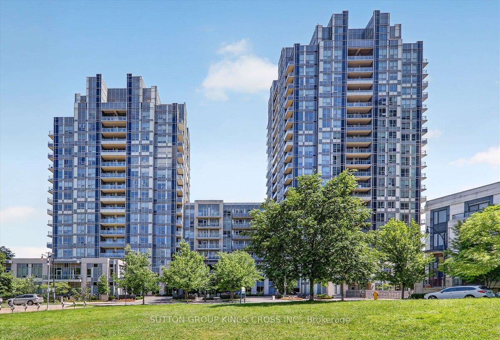 120 Harrison Garden Boulevard 317, Toronto, ON M2N 0H1