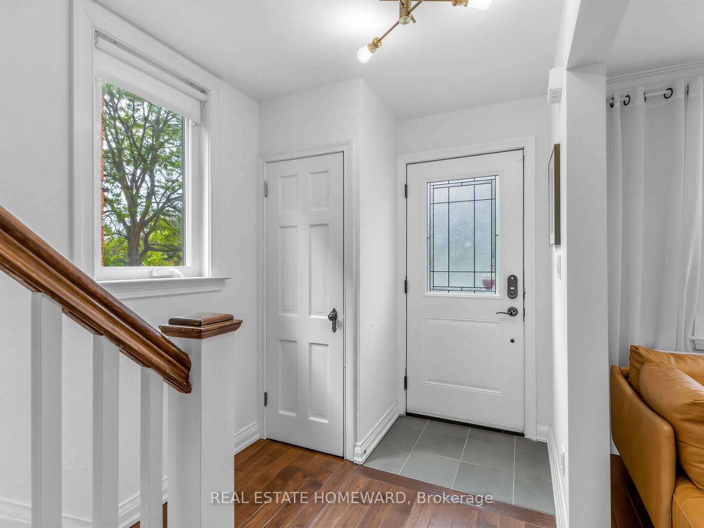 5 Beaufield Avenue, Toronto, ON M4G 3R2