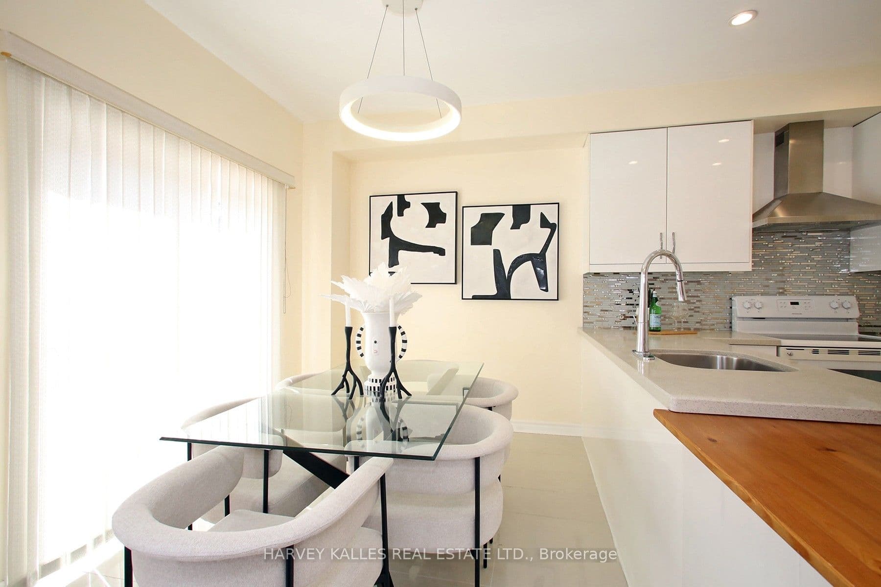 71 Mcnally Way, Aurora, ON L4G 7V2