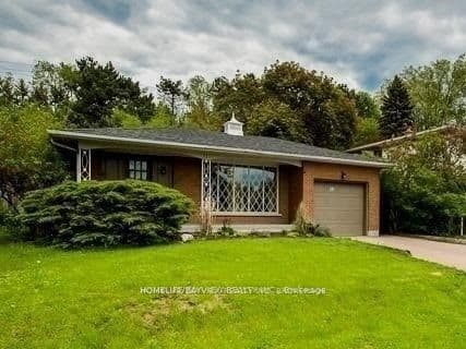 32 blue spruce Lane, Markham, ON L3T 3W9