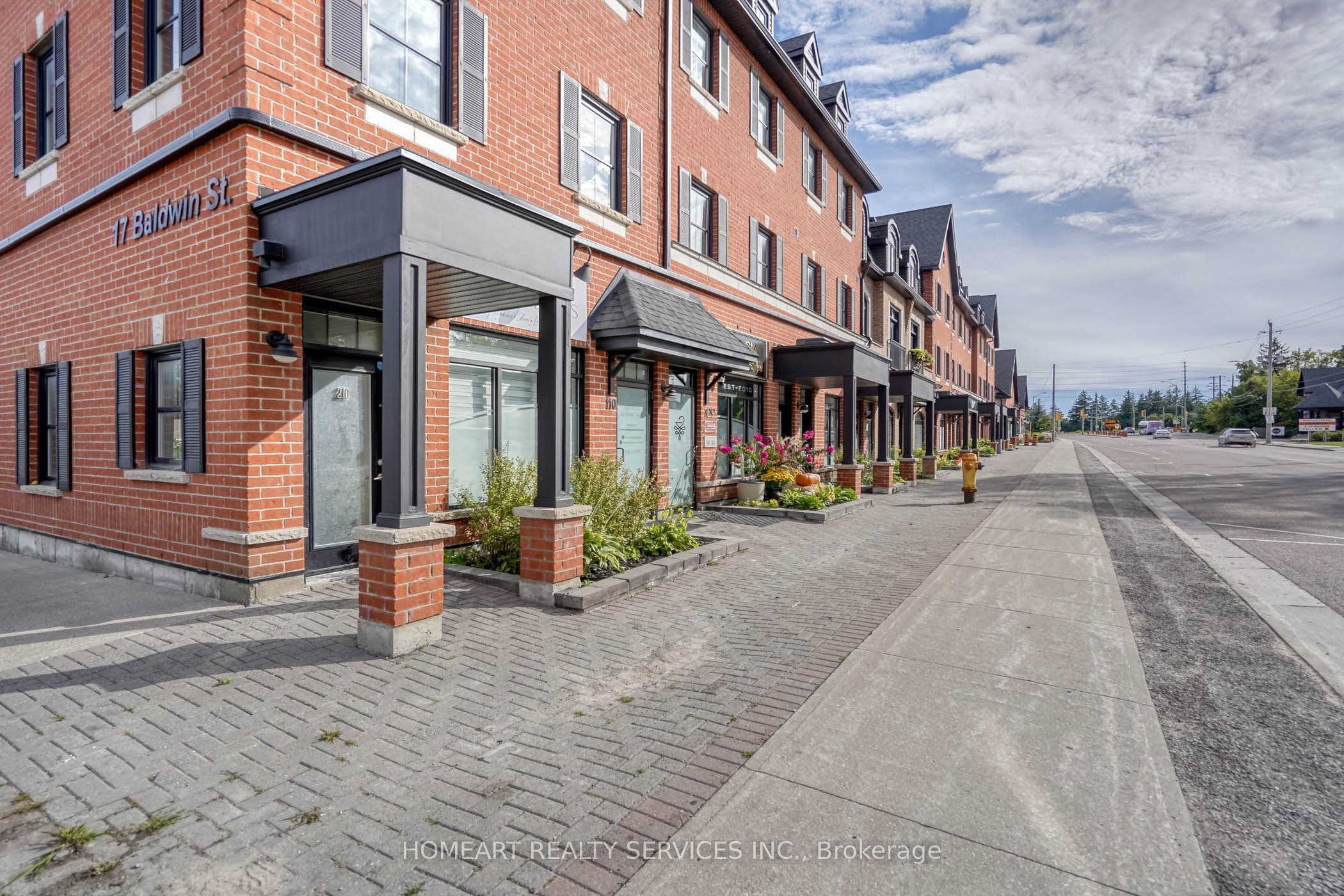 17 Baldwin Street 209, Whitby, ON L1M 0K8
