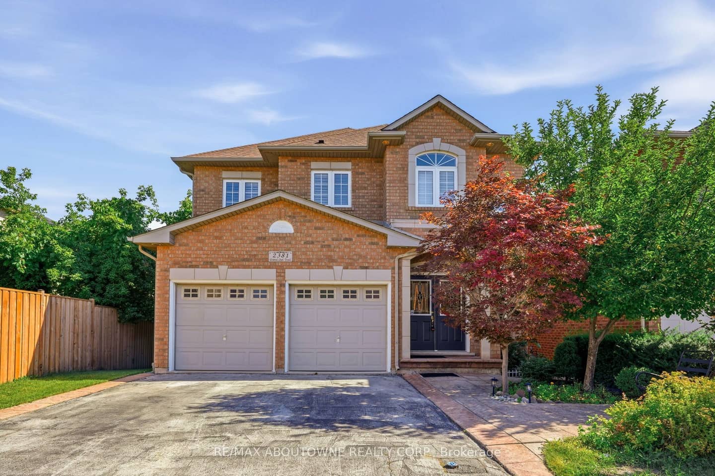 2381 Grand Oak Trail, Oakville, ON L6M 4V4