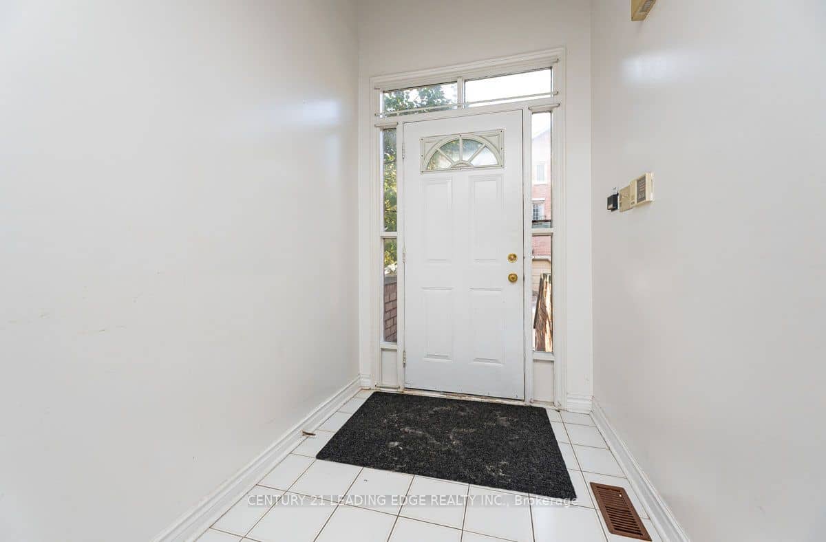 3 Reidmount Avenue 1, Toronto, ON M1S 1B3