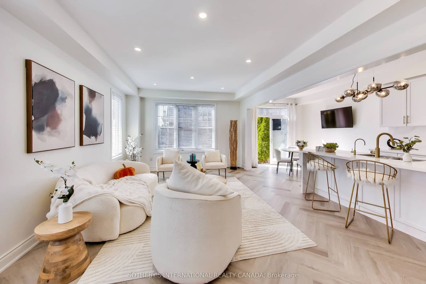 2 Frank Davis Street, Markham, ON L6B 0V9