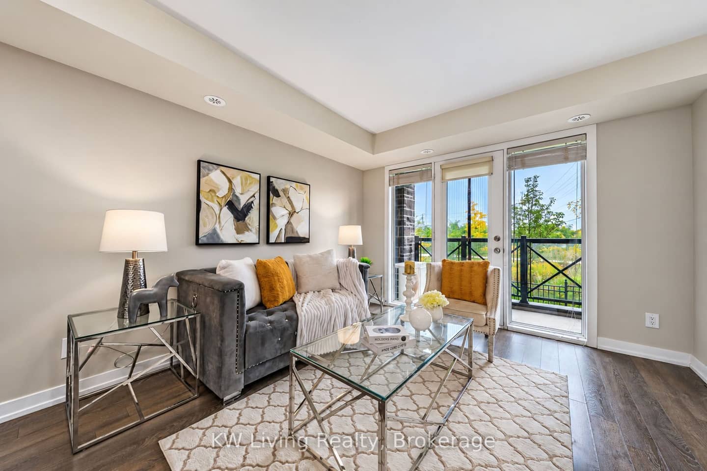 20 Dunsheath Way 318, Markham, ON L6B 1N3
