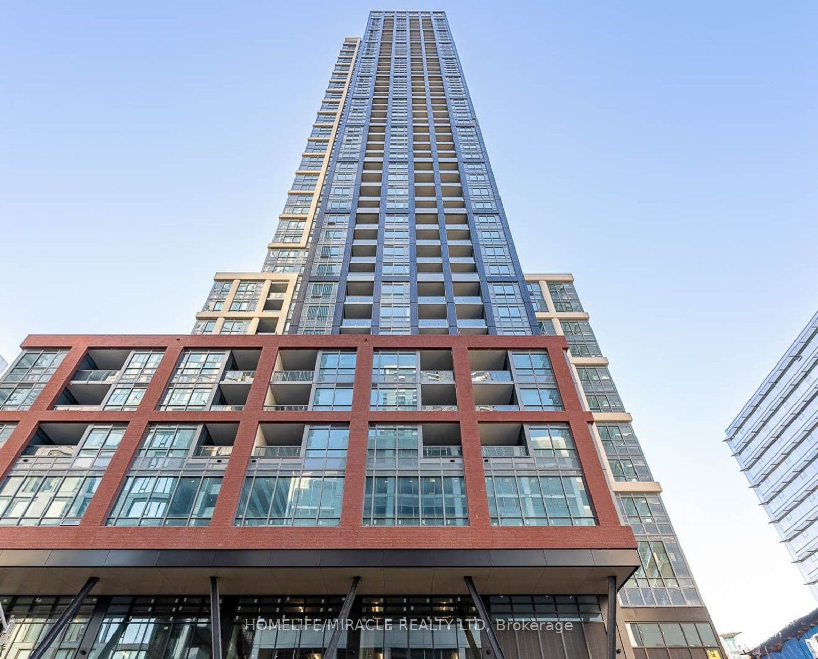 108 Peter Street 1322, Toronto, ON M5V 2G7
